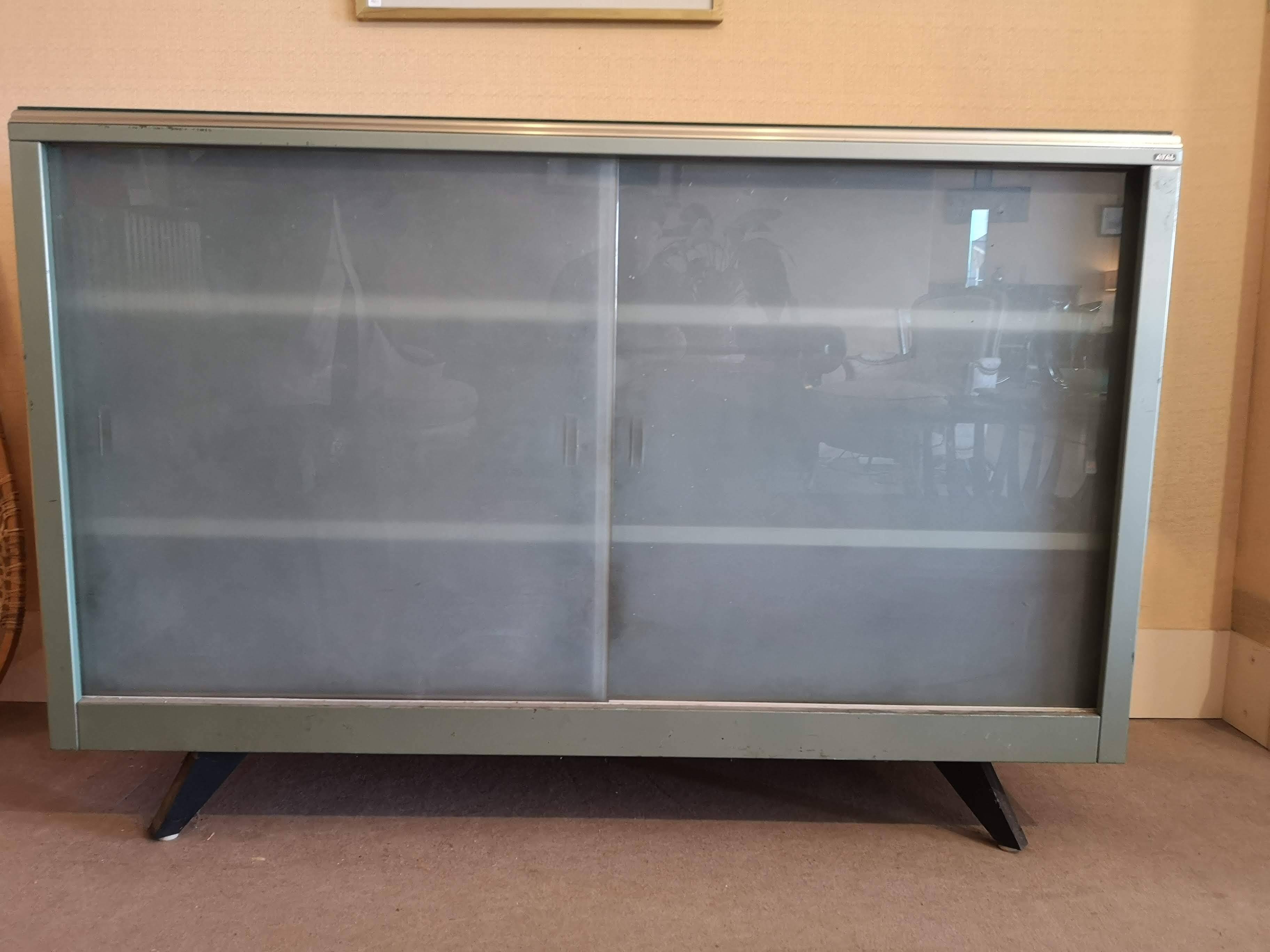 Buffet d'atelier vintage