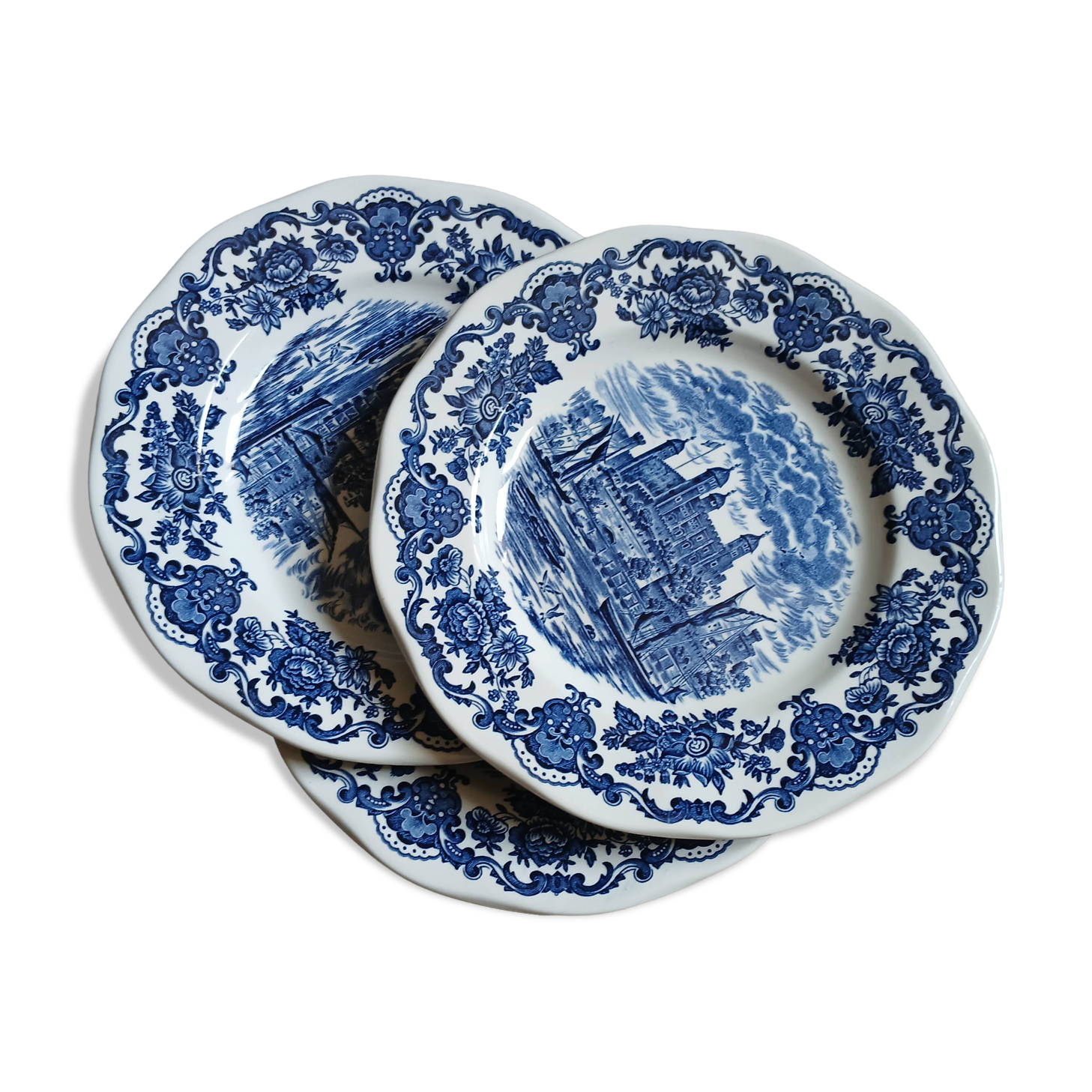 4 antique Wedgwood dessert plates