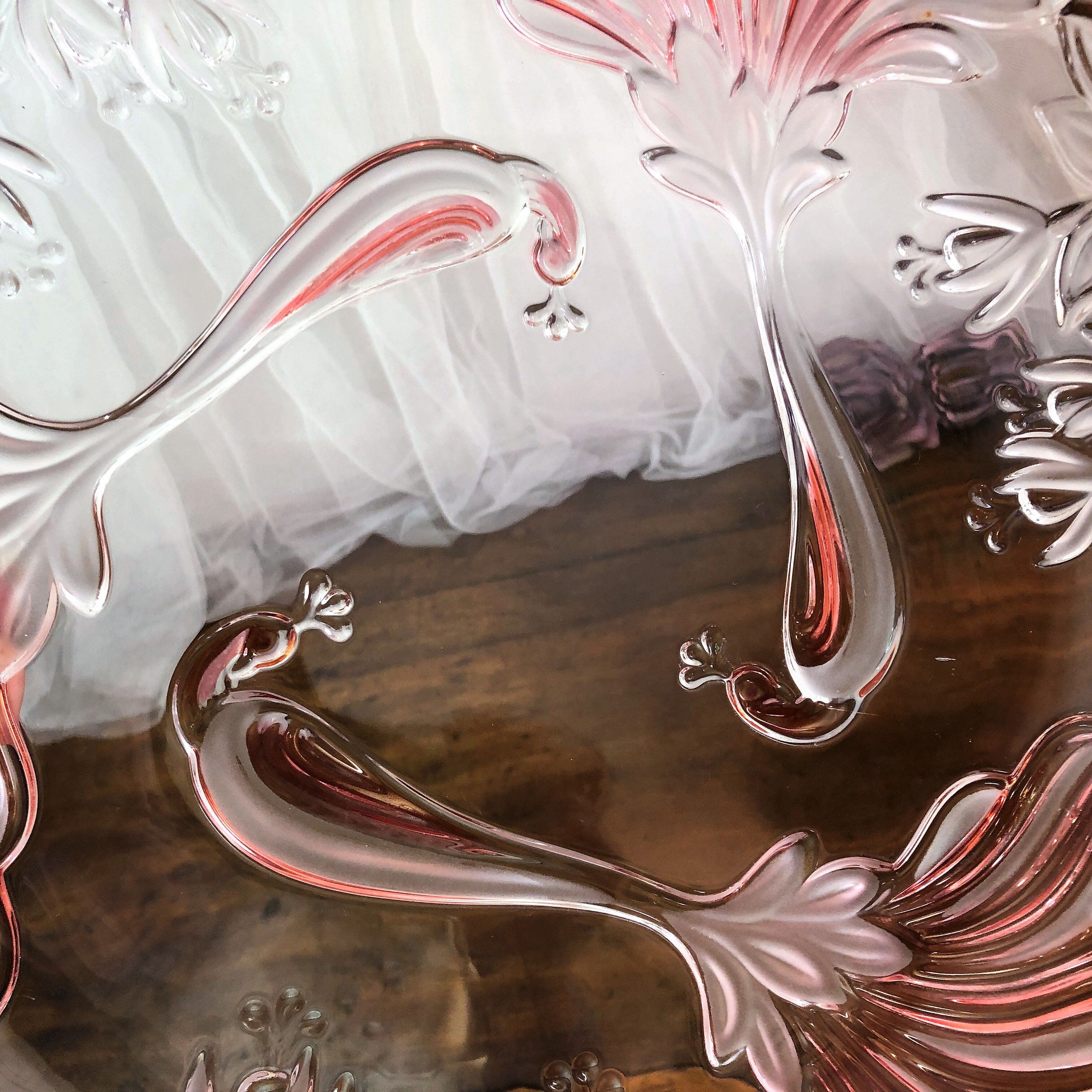 Cake dish serving pie peacock décor