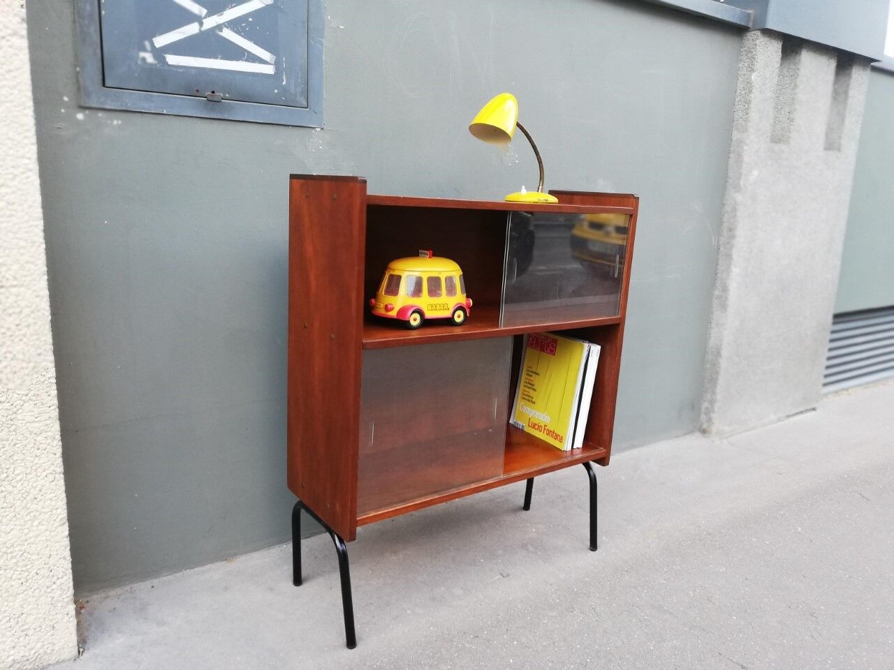 Vintage 60s showcase