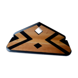 Graphic shelf