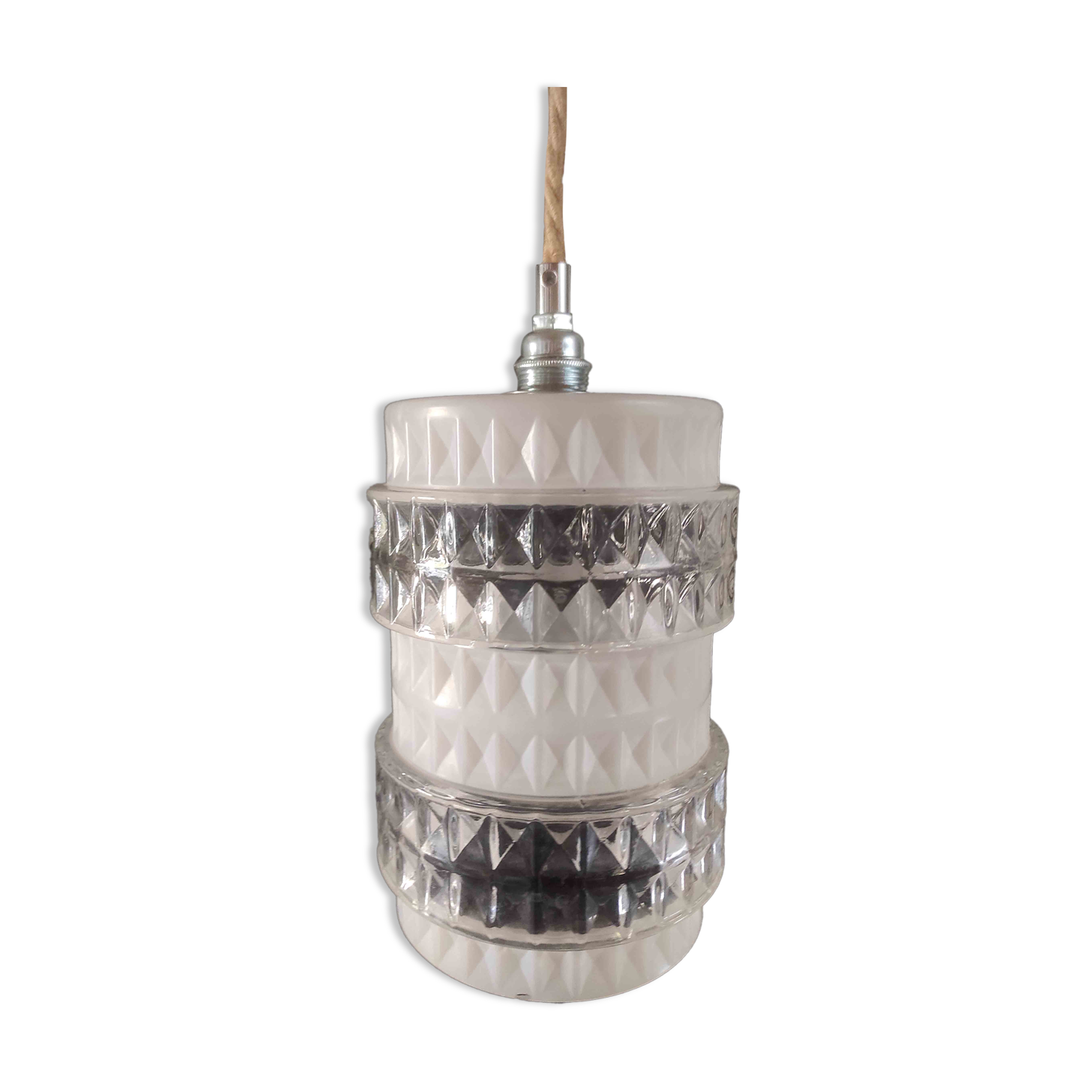 White and transparent glass suspension