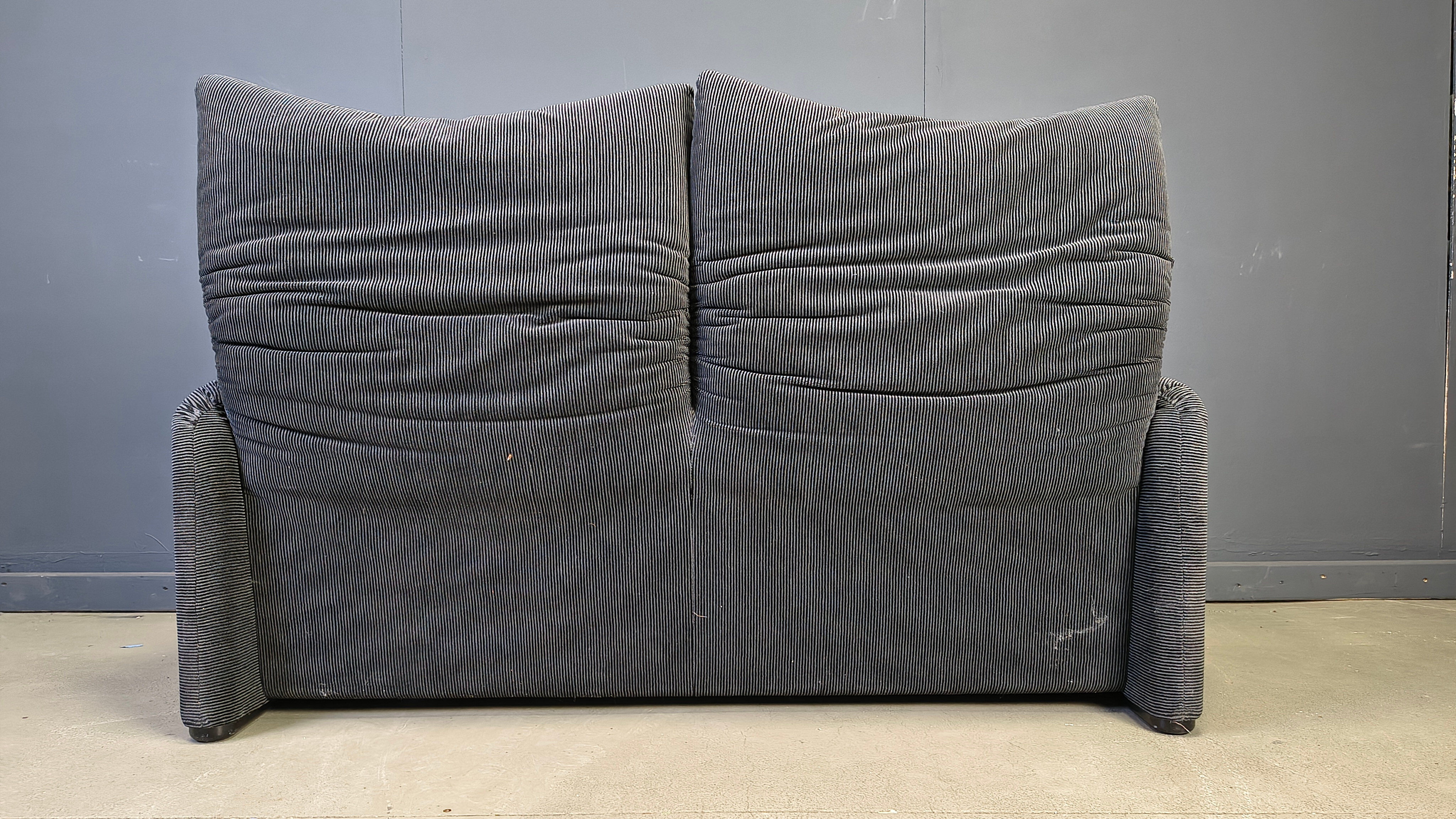 Maralunga sofa by Vico Magistretti for Cassina