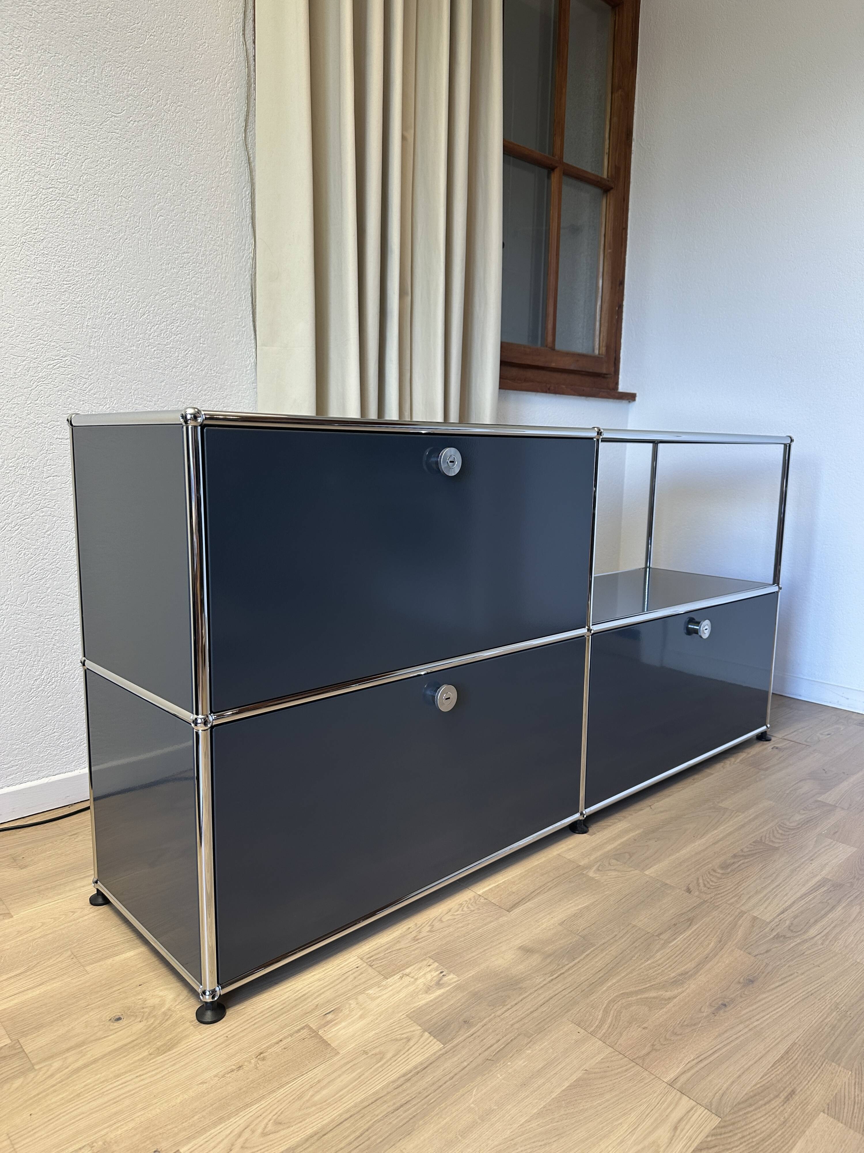 Commode USM Haller en Gris Anthracite et Noir Graphite