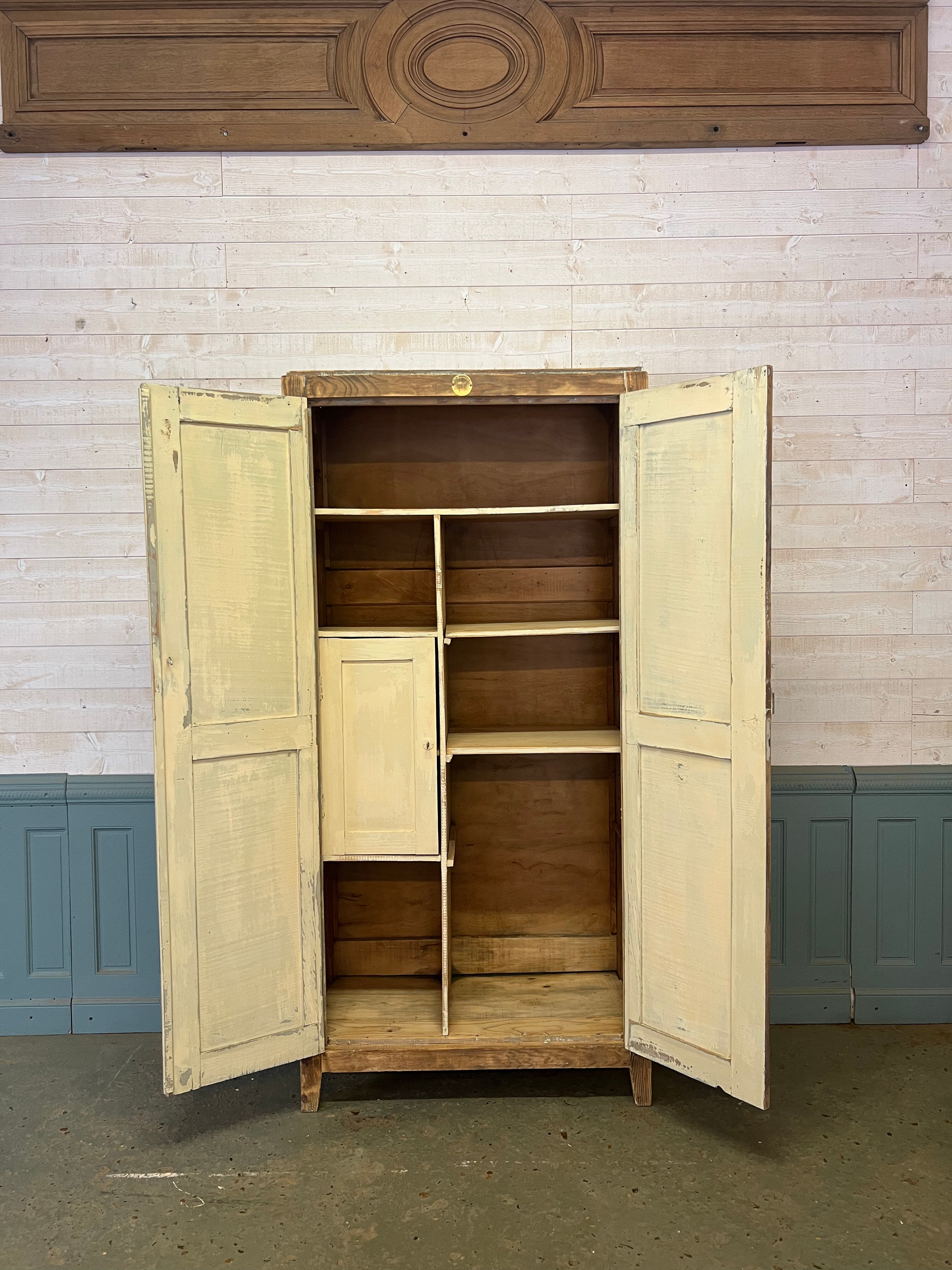 Workshop cabinet