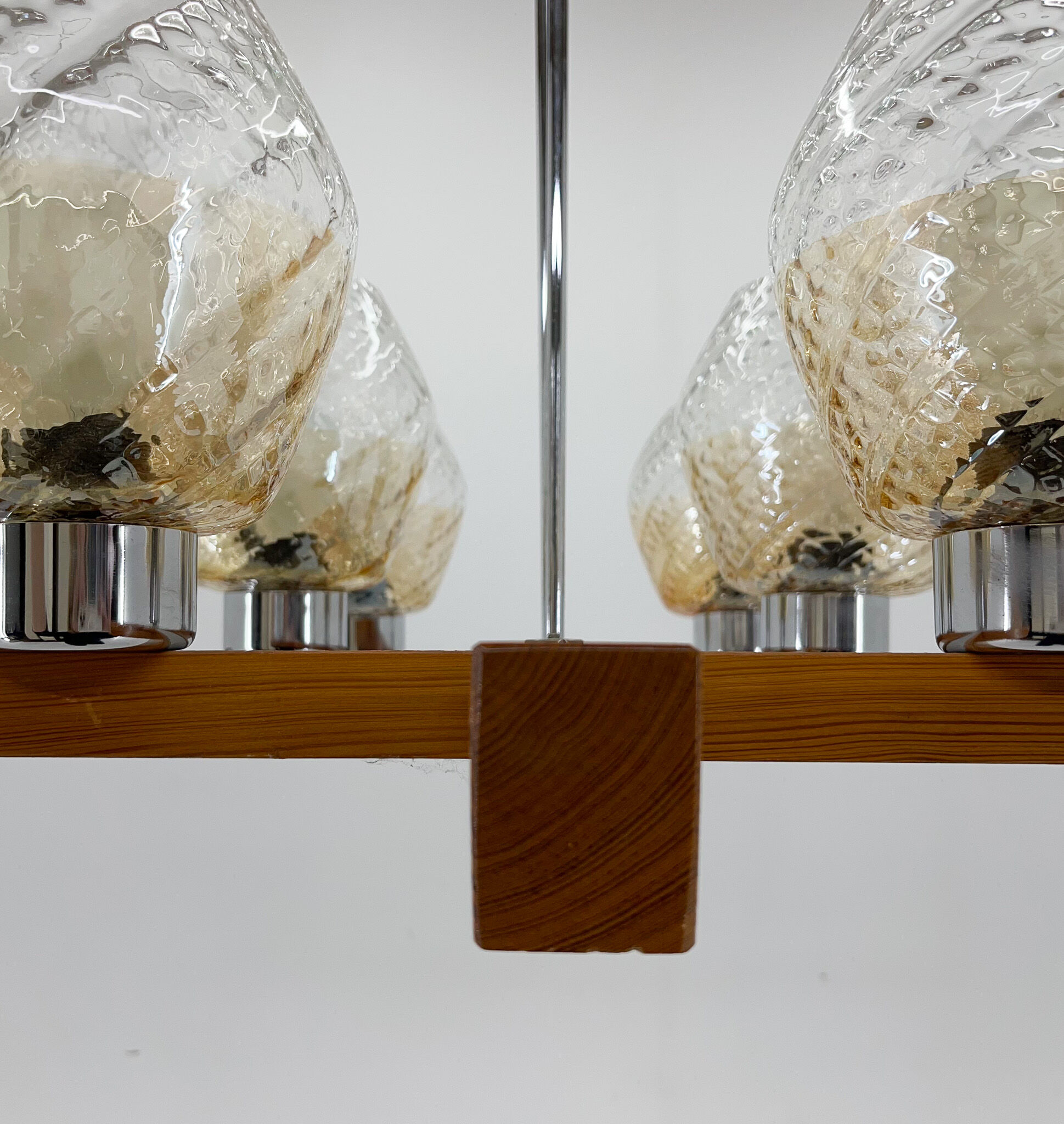 Lustre en bois, chrome et verre des années 1970 par Elektroinstala Decin, étiqueté