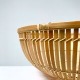 Basket in bamboo