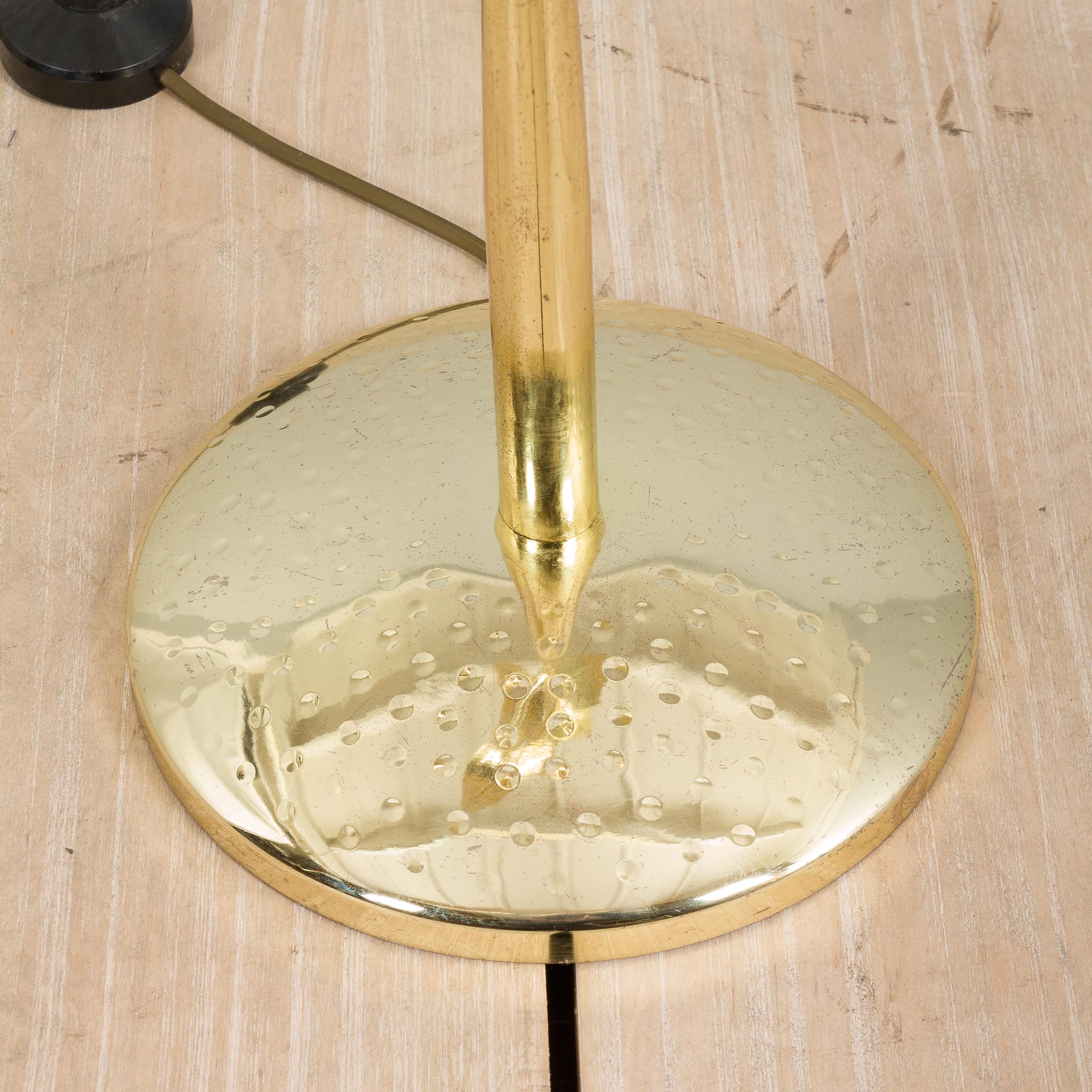 Italian floral brass floor lamp, 1970-80s