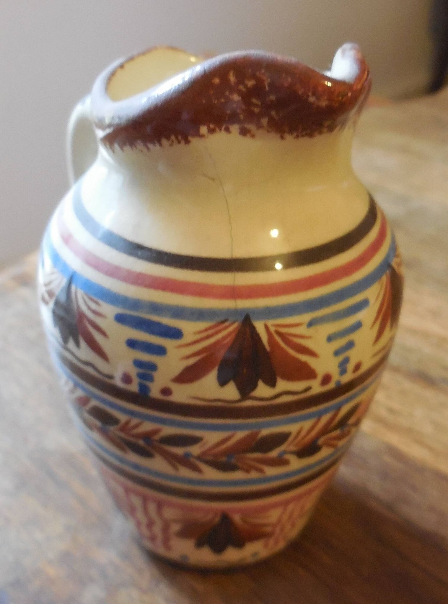 Petit pot à lait ancien en céramique de Quimper