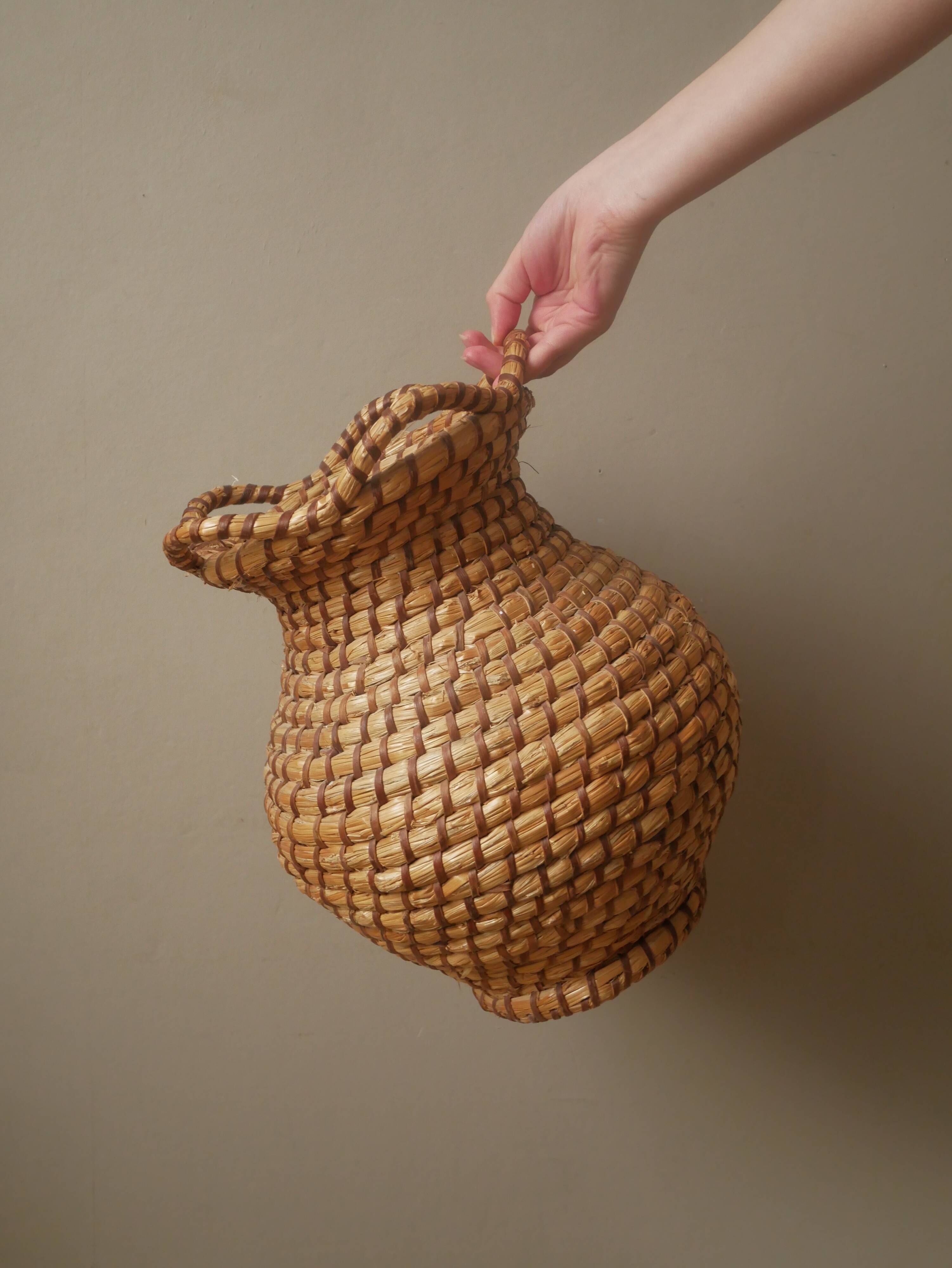 Vase braided natural fiber ethnic decoration tribal bohemian countryside artisanal manufacturing jar
