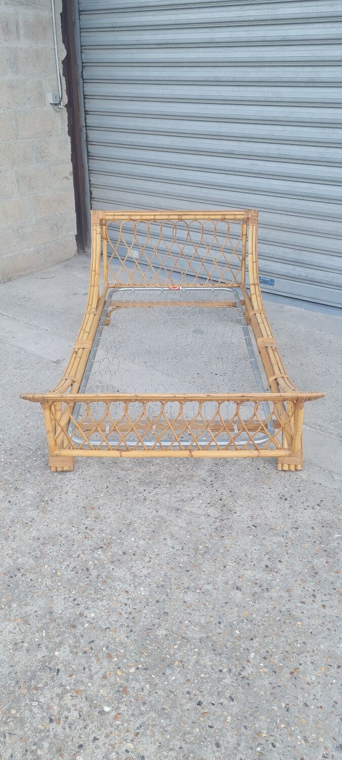 Ondaflex rattan bed 1960
