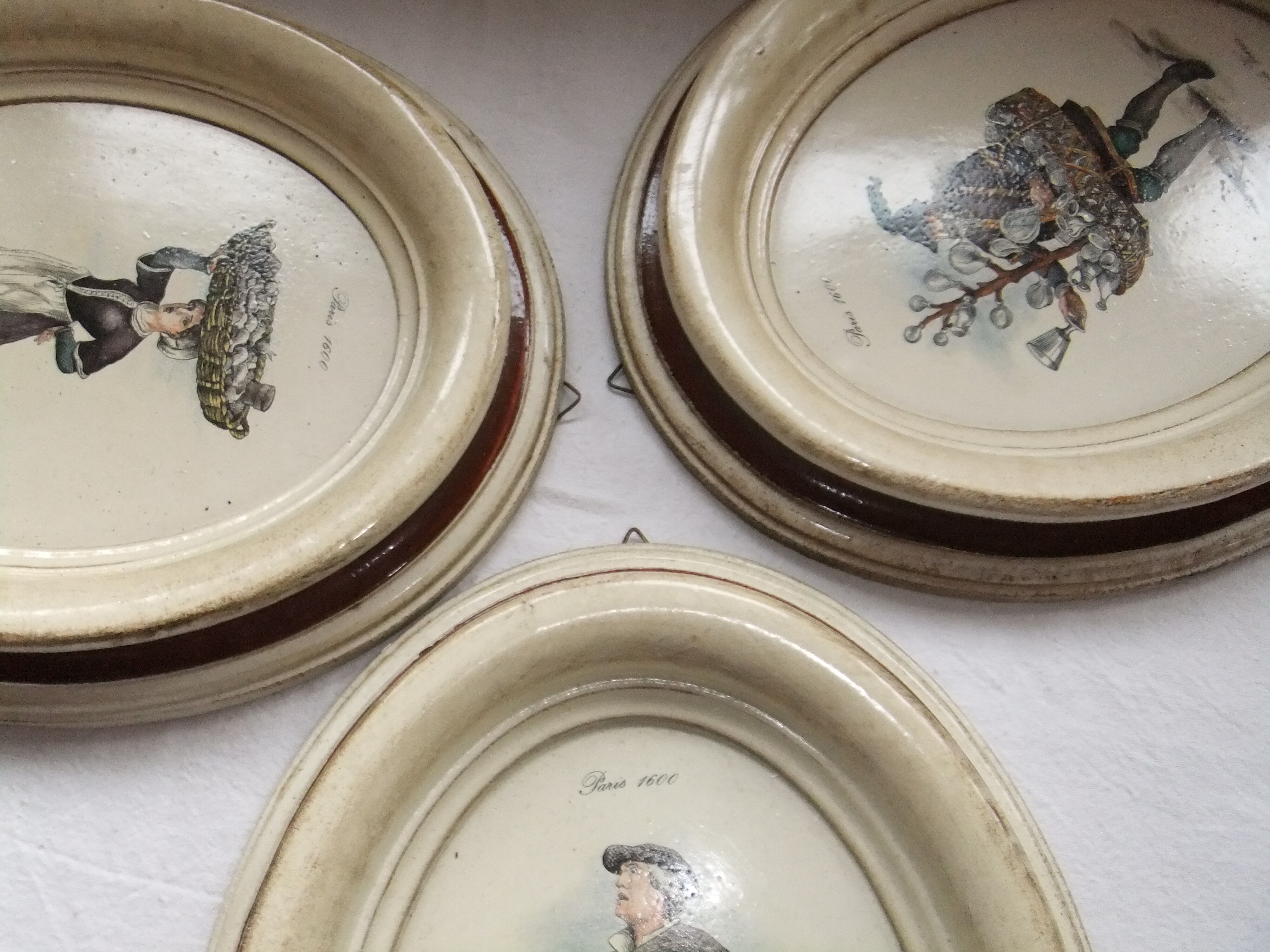 Table frame medallion old trades vintage decoration