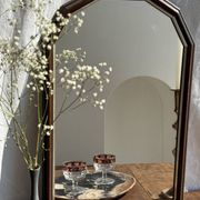 Petit miroir arrondi, cadre en bois, encadrement doré H49,5