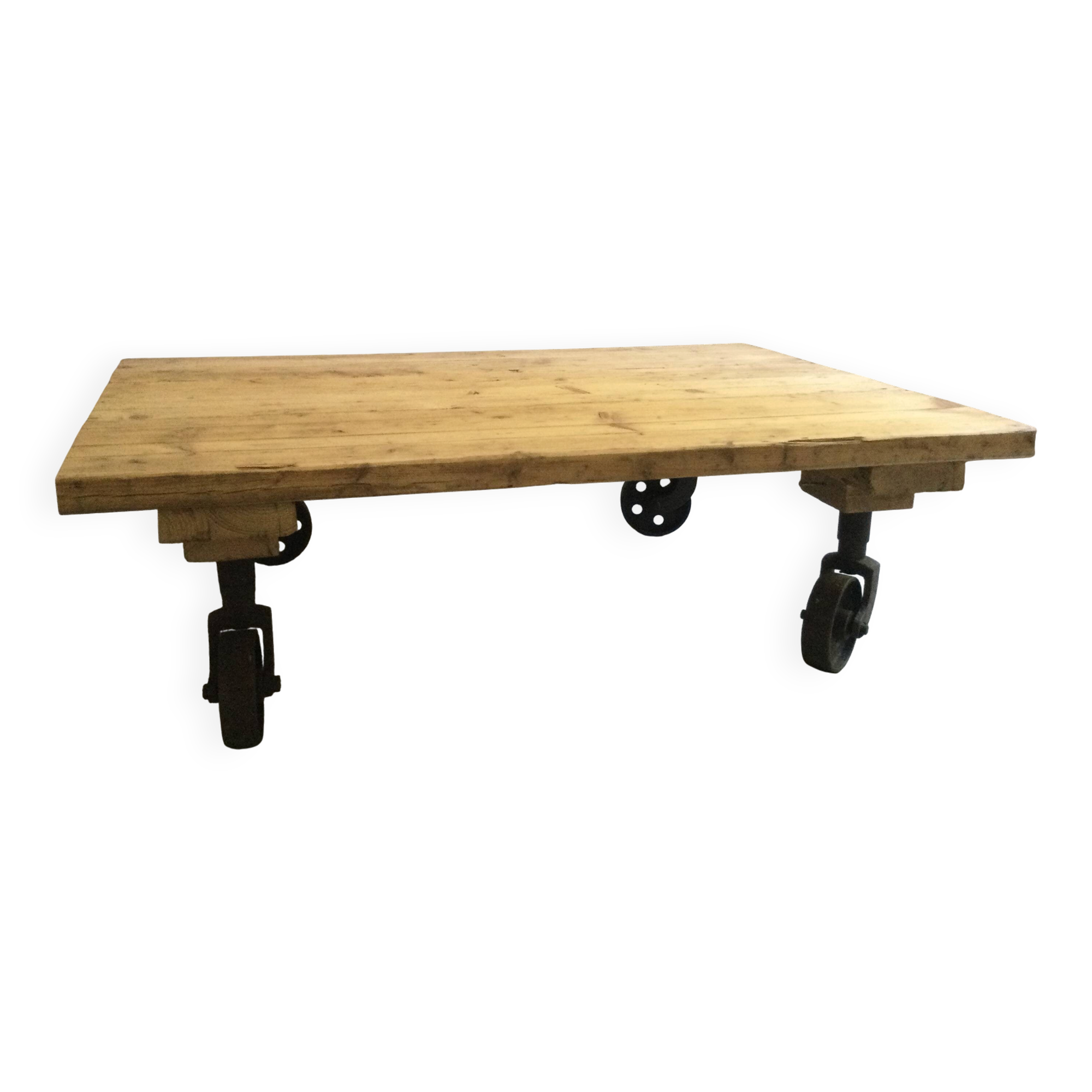 Coffee table on wheels
