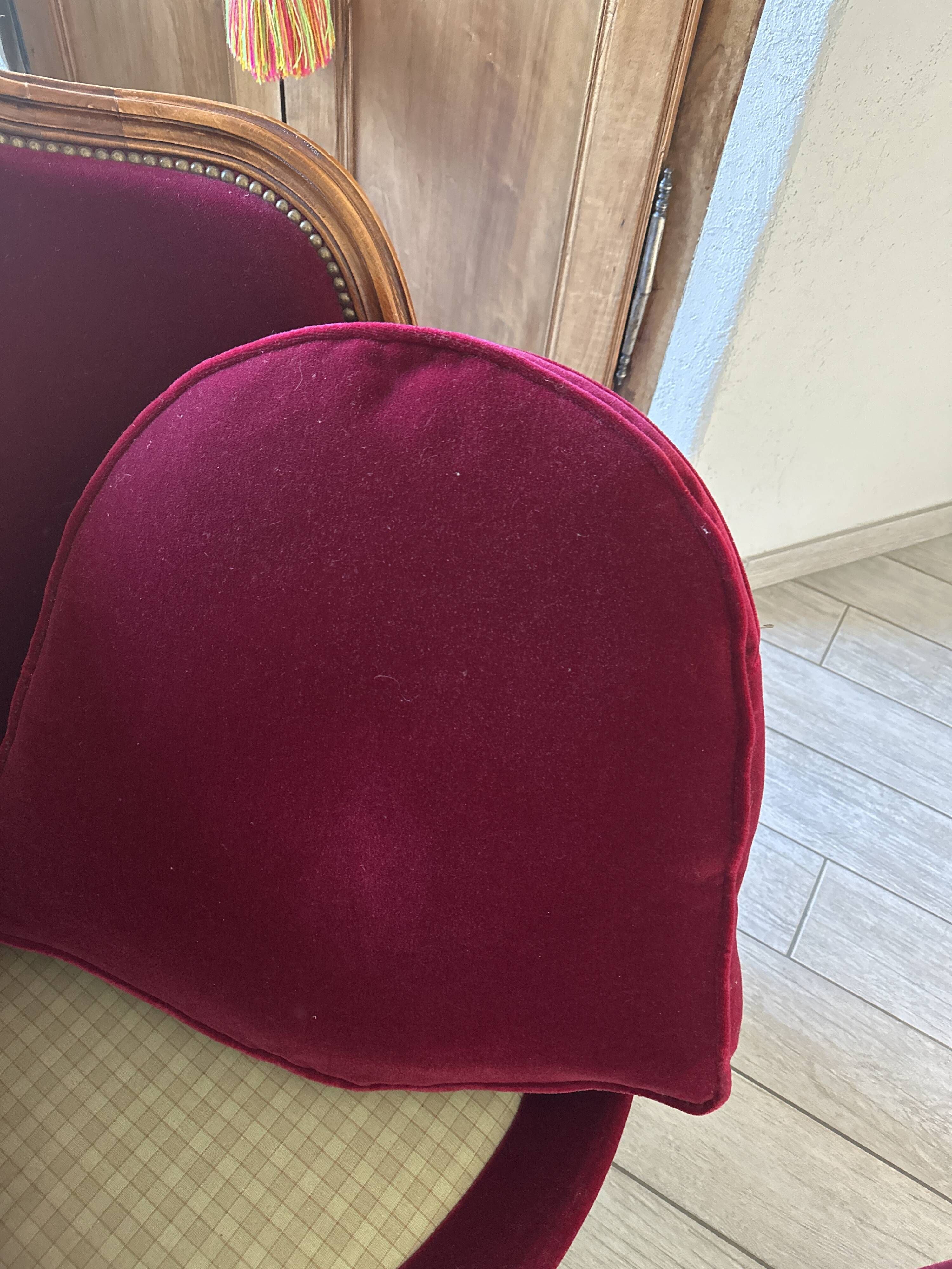 Bergère Gondole armchair in Louis XV style – Bordeaux / Red Velvet