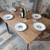 Farmhouse table with an extension