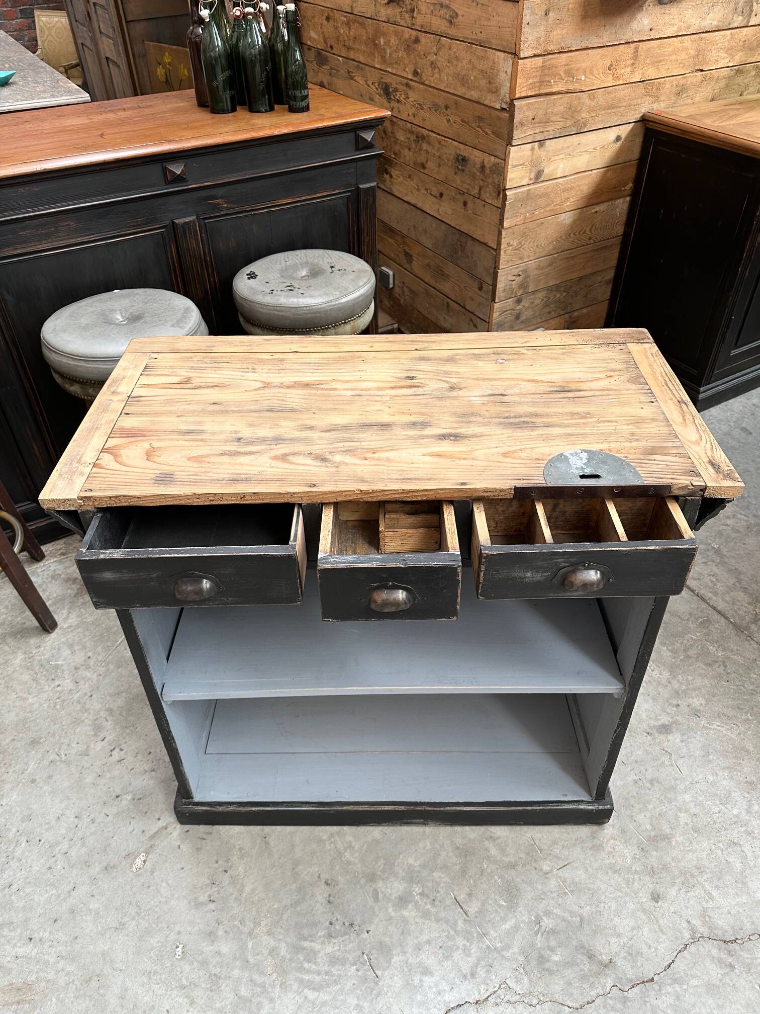 Small shop counter from the early 20th century