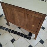 Distressed chest of drawers