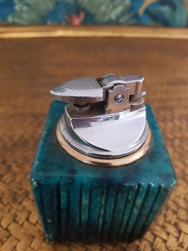 Lot of 2 table lighters. Vintage of the 60s , in albatre