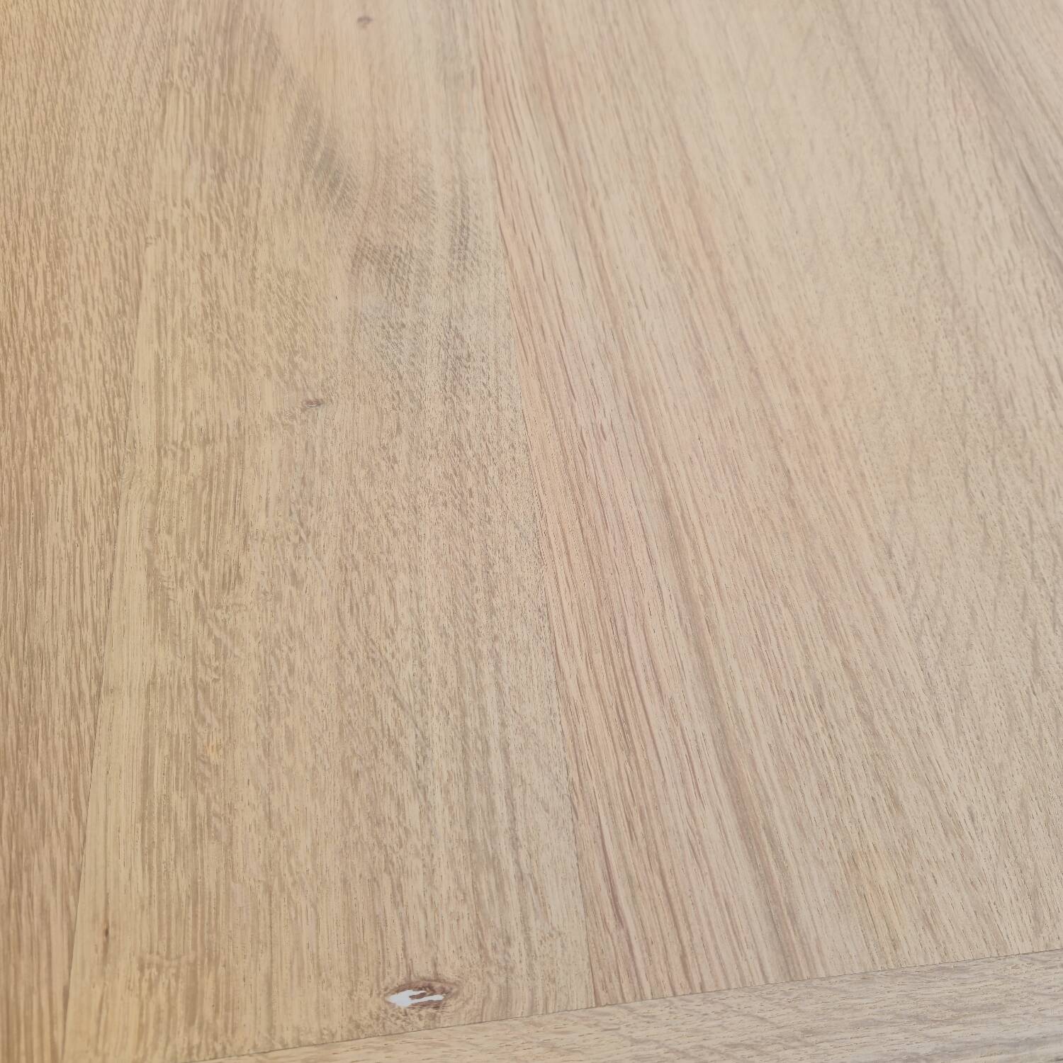 Table de bistrot ancienne en bois aérogommé et fonte