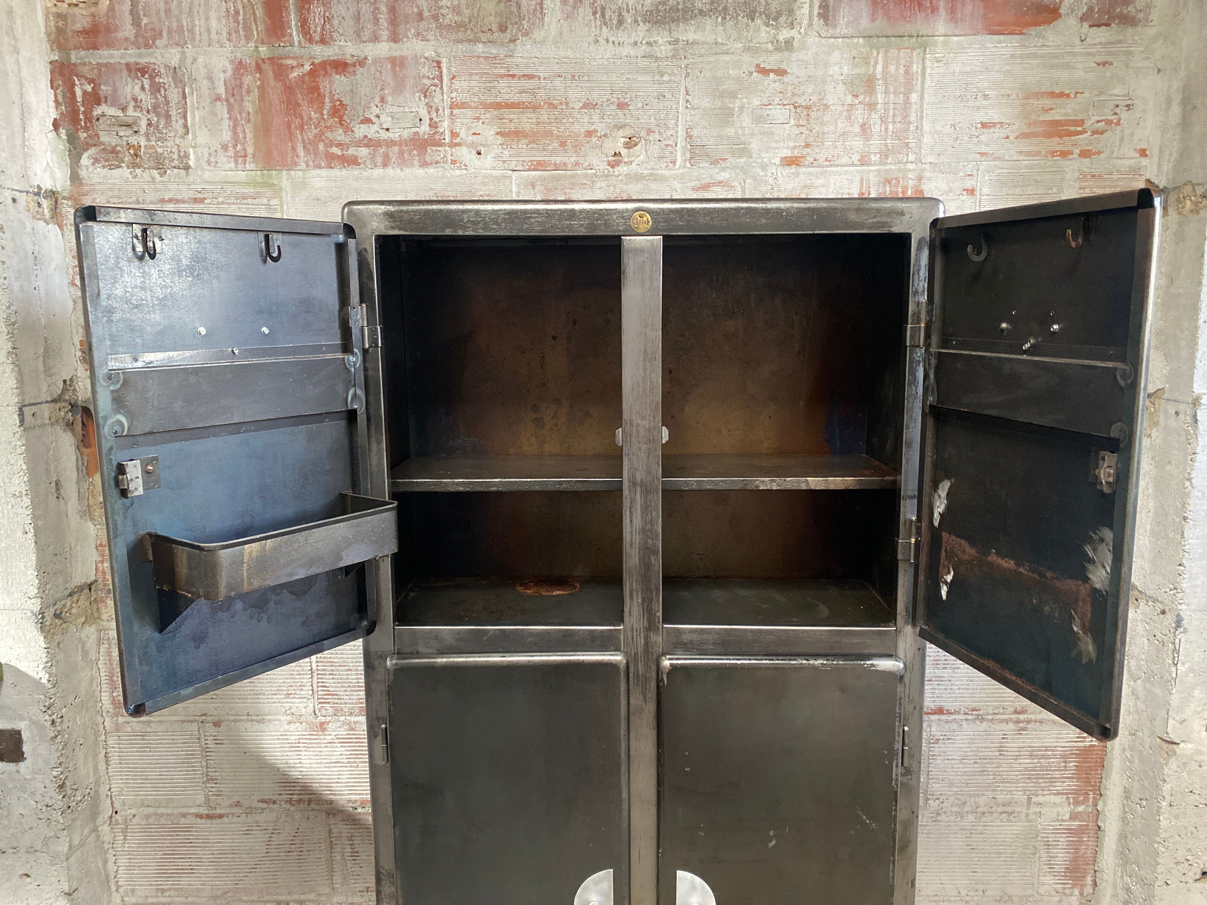 Sheet metal kitchen buffet