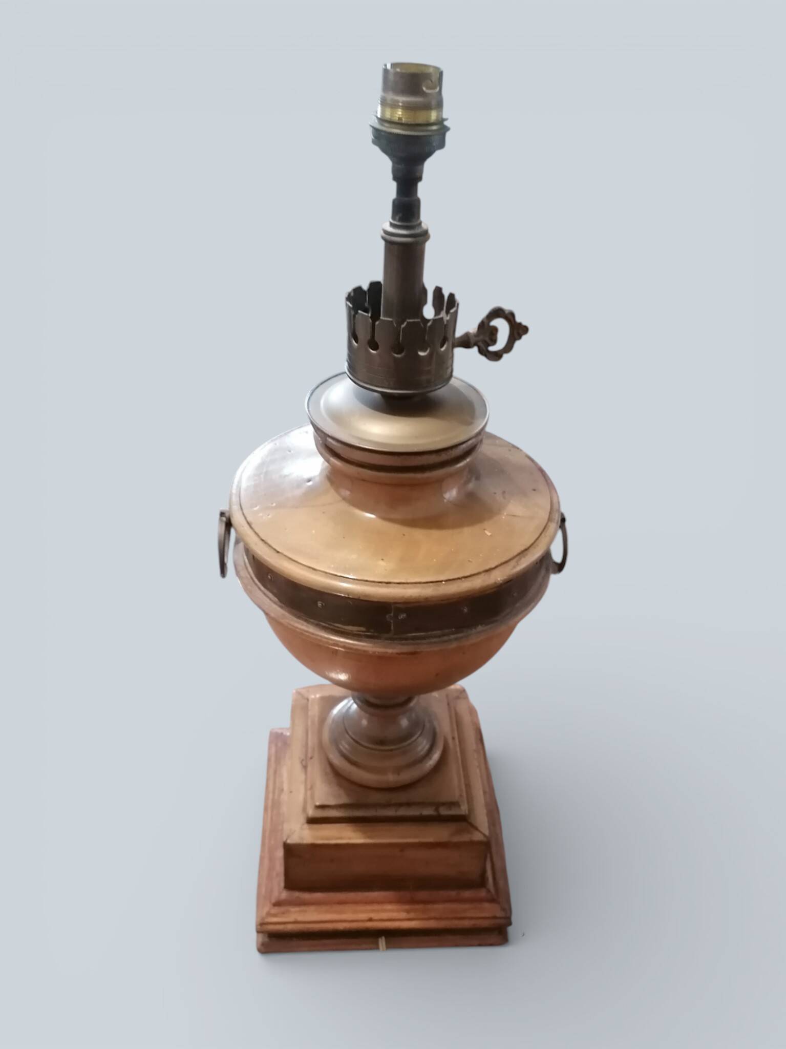 Lampe amphore en bois massif - Style 1er empire.