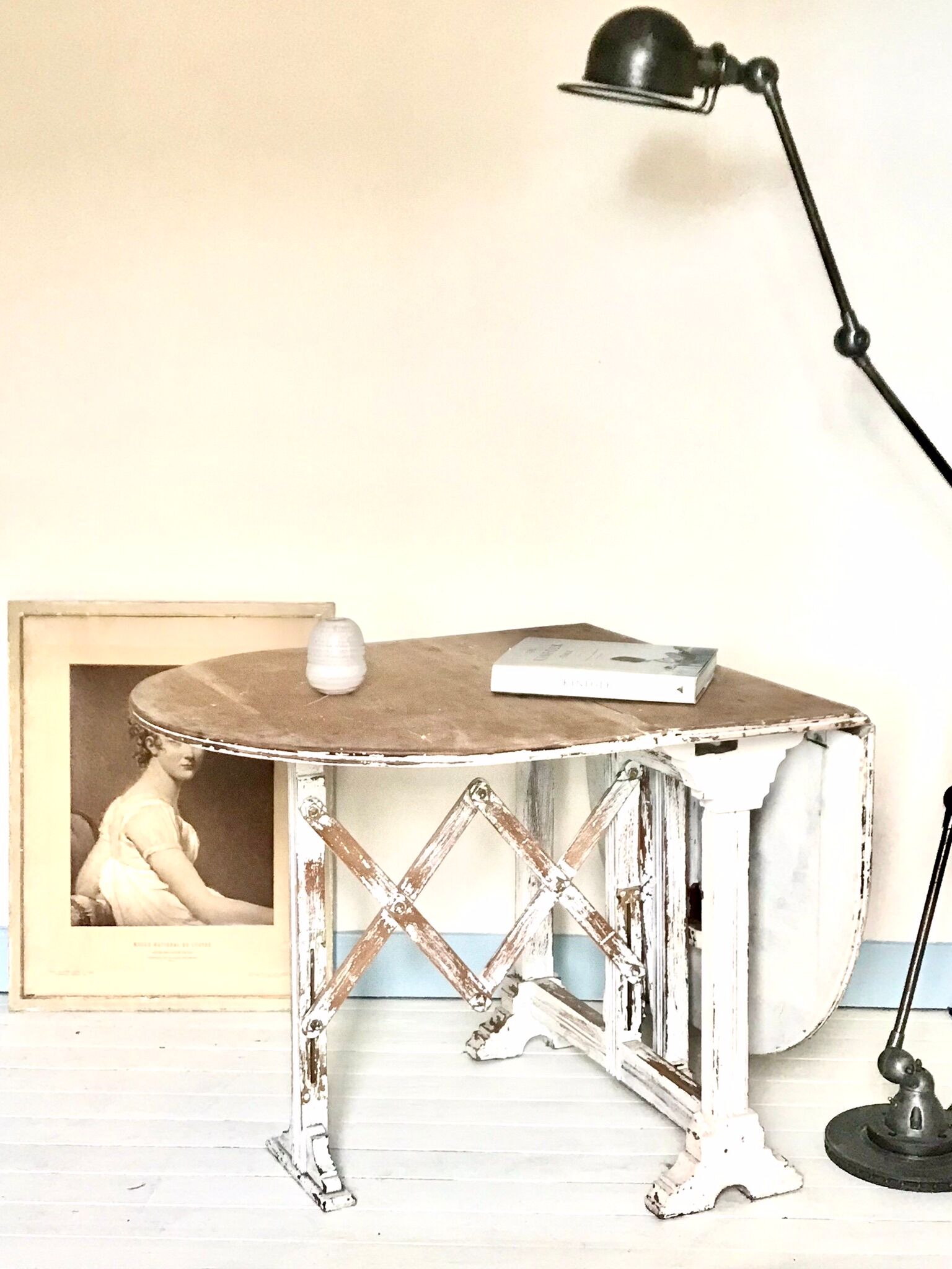 Retractable Napoleon III side table