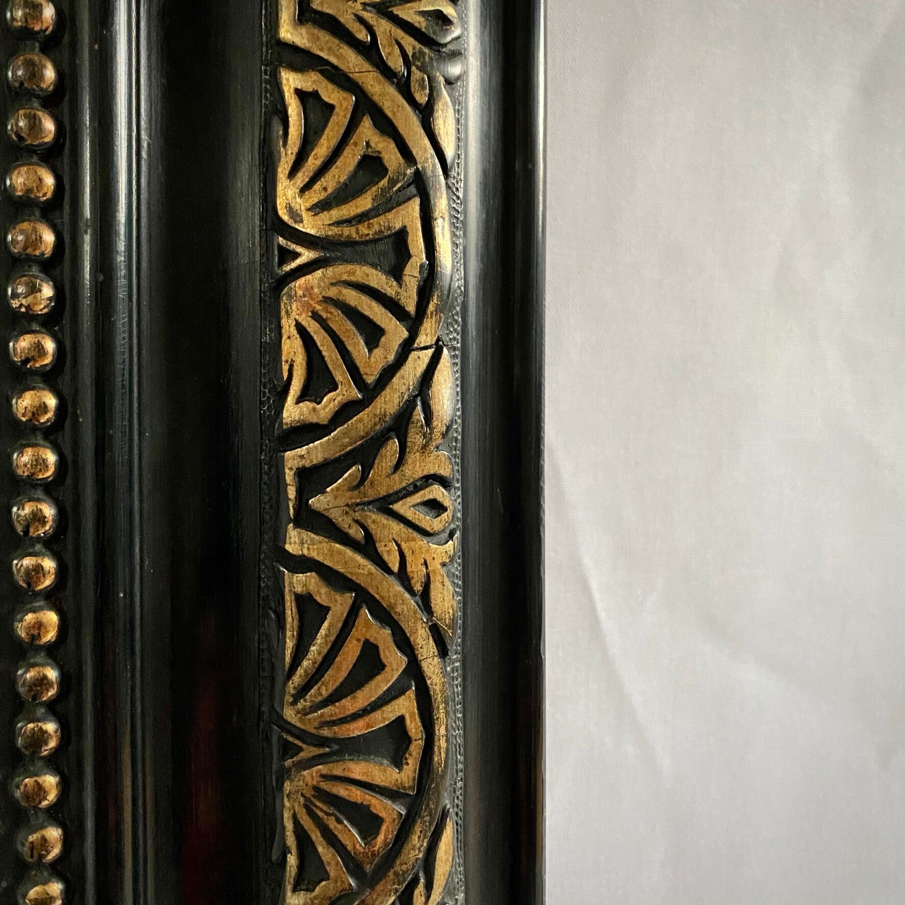 Mirror Napoleon III, black and gold with pediment