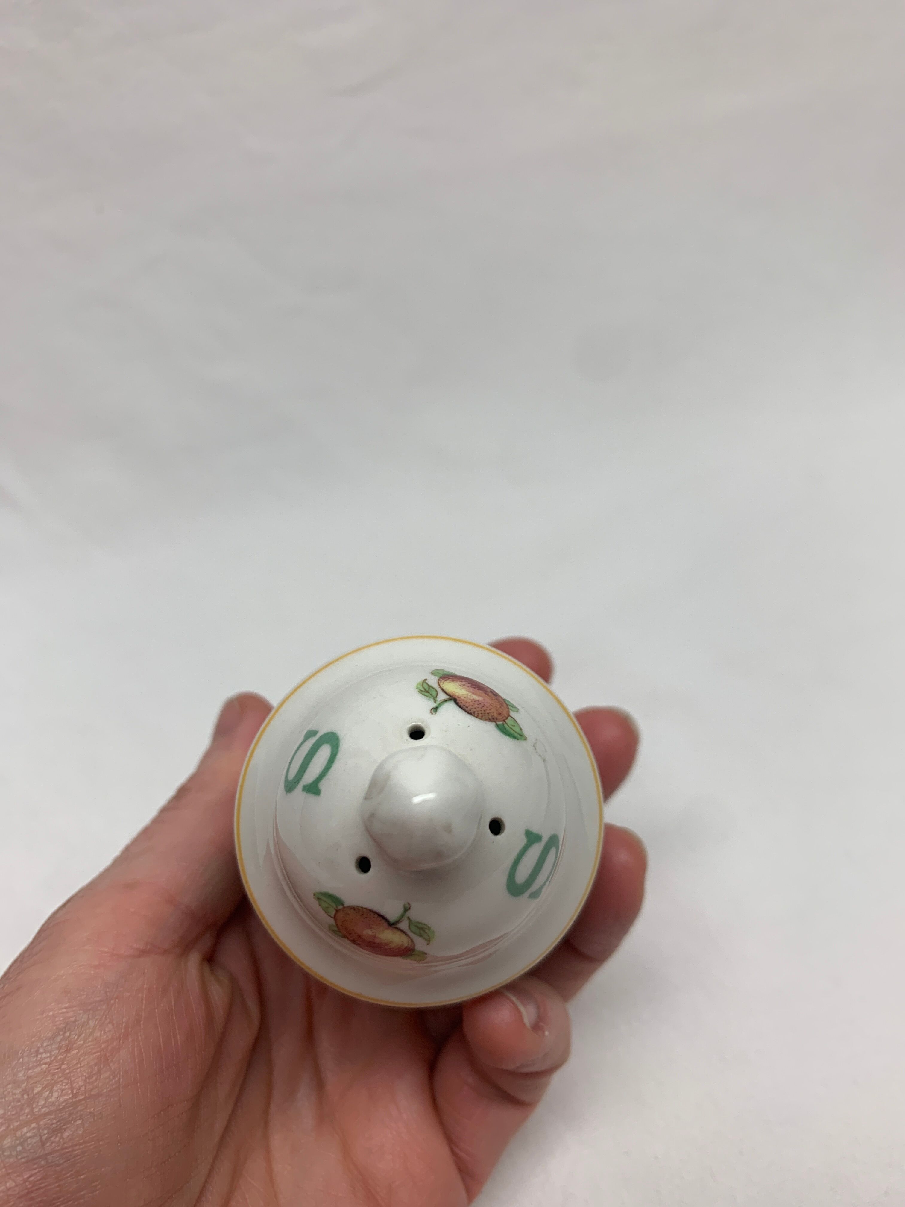 Salt shaker villeroy & boch basket