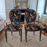 Paire de chaises style Louis XVI dossier médaillon