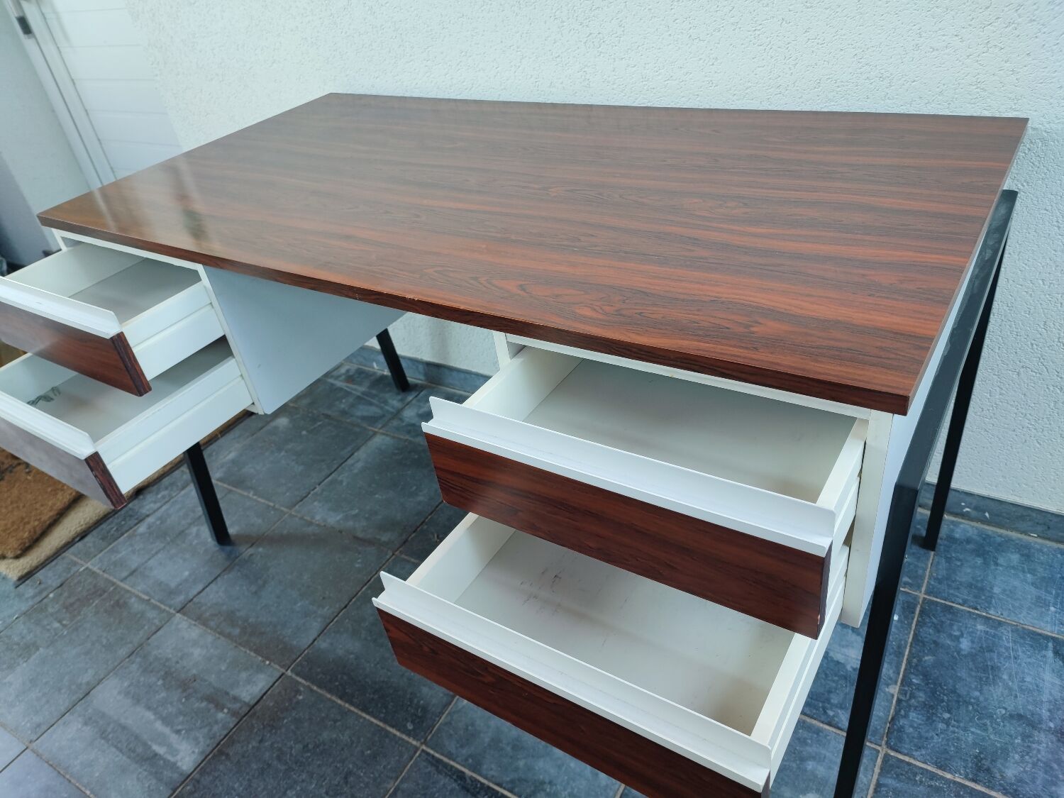 Minimalist formica desk