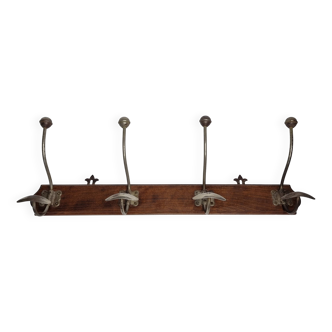 Portemanteau mural ancien en bois et métal à 4 patères, 66 cm