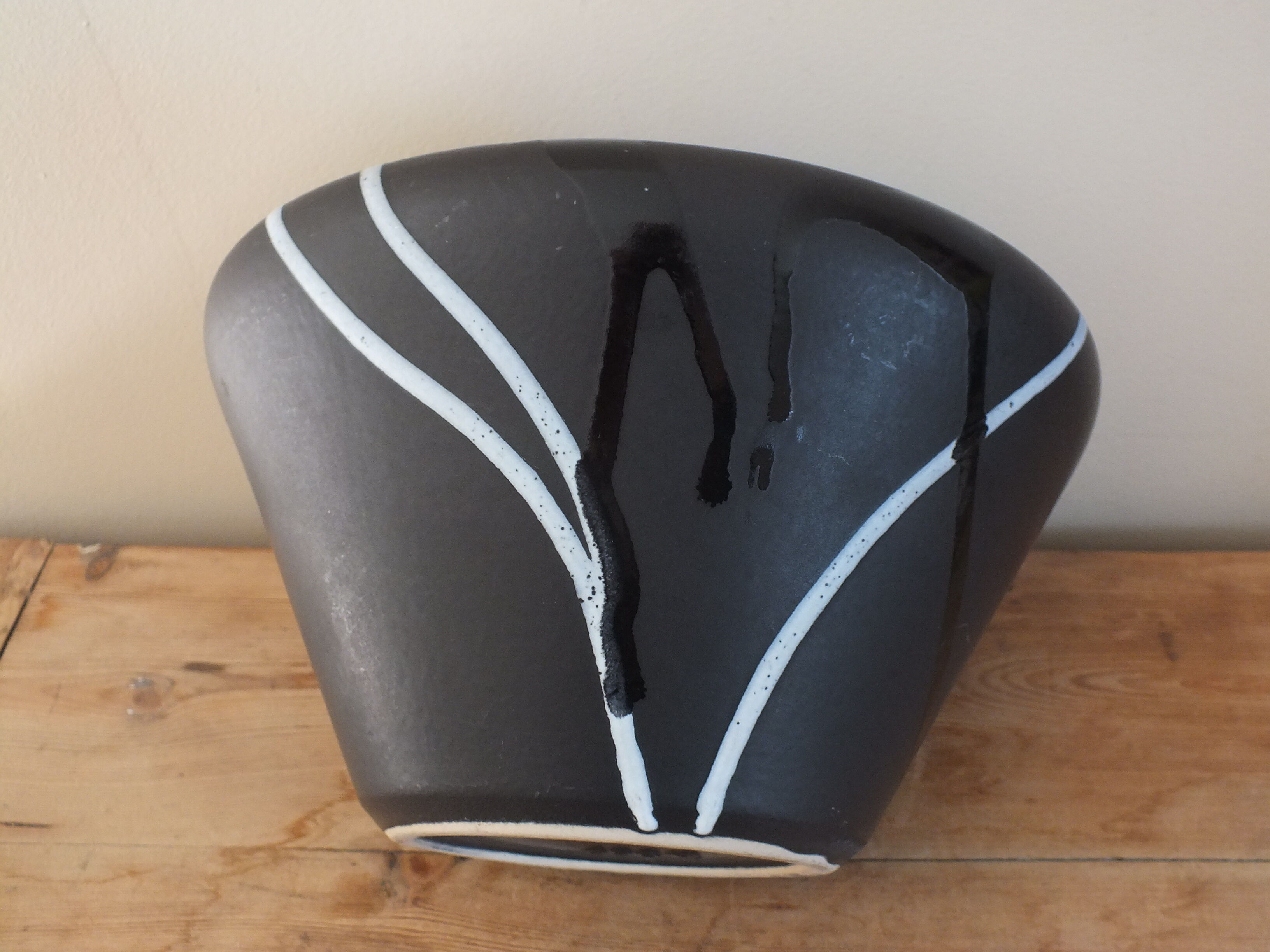 Vintage vase graphic black West Germany