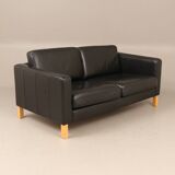 IKEA “Karlstad” — Leather Sofa — Scandinavian Classic with Clean, Timeless