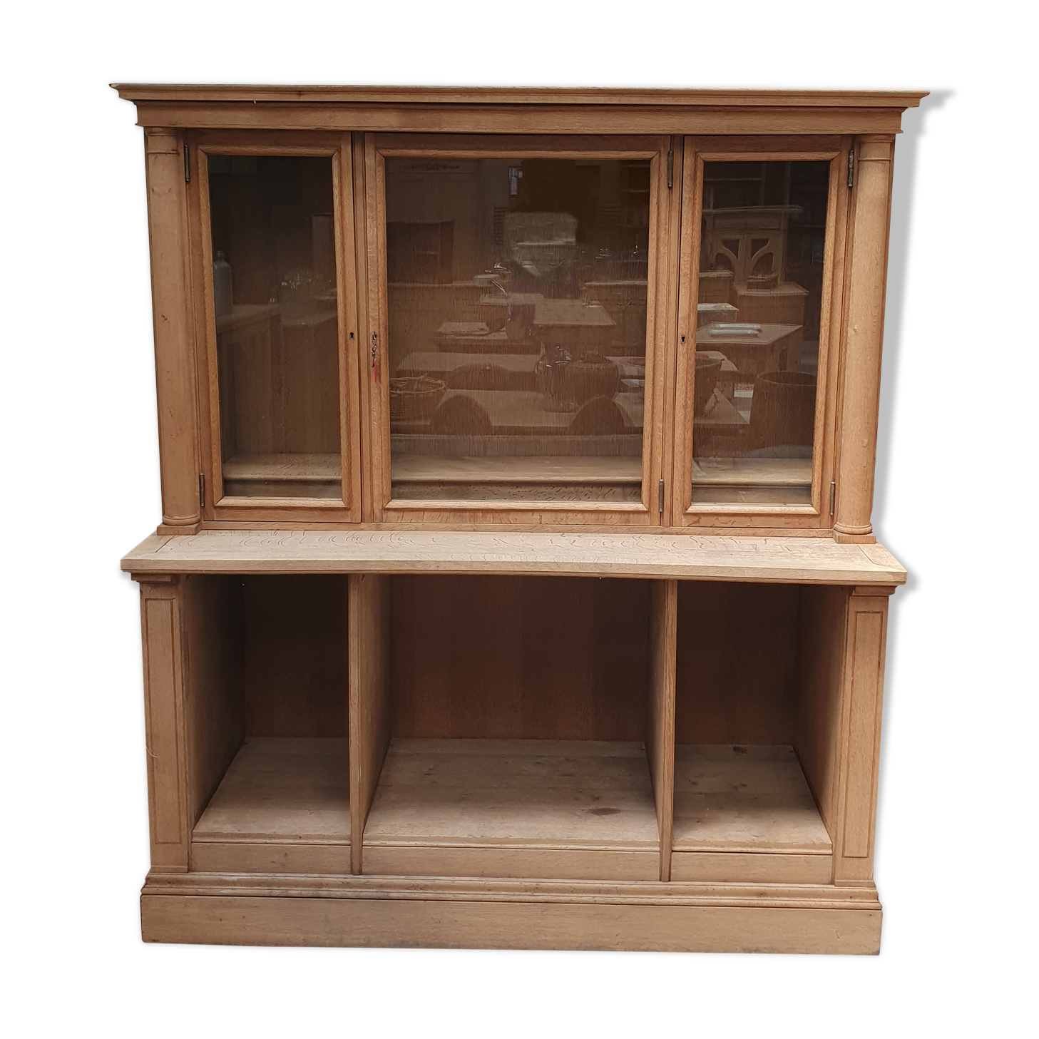 Meuble de chapelier
