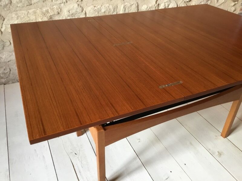 Liftable coffee table