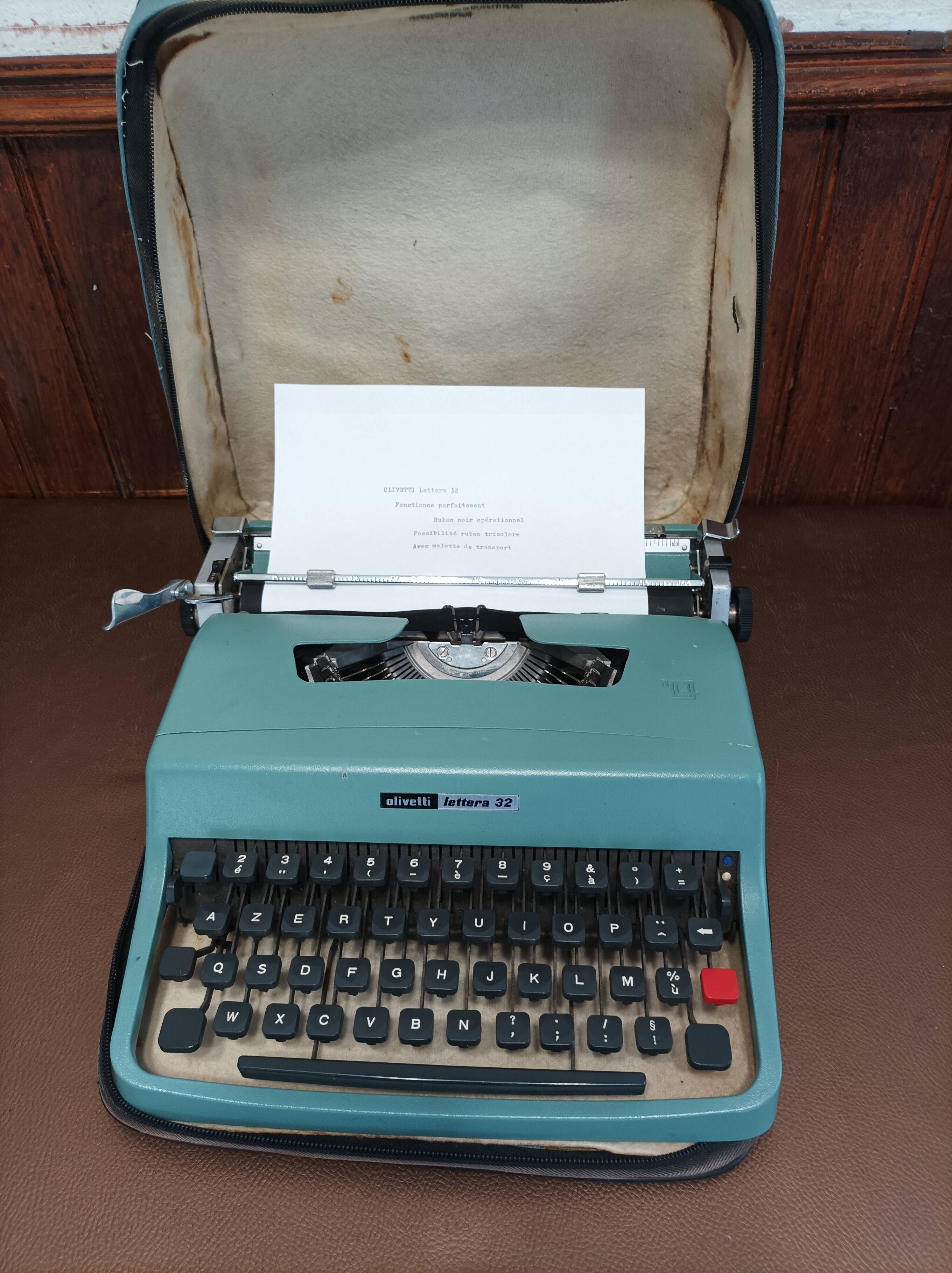 Olivetti Lettera 32 typewriter