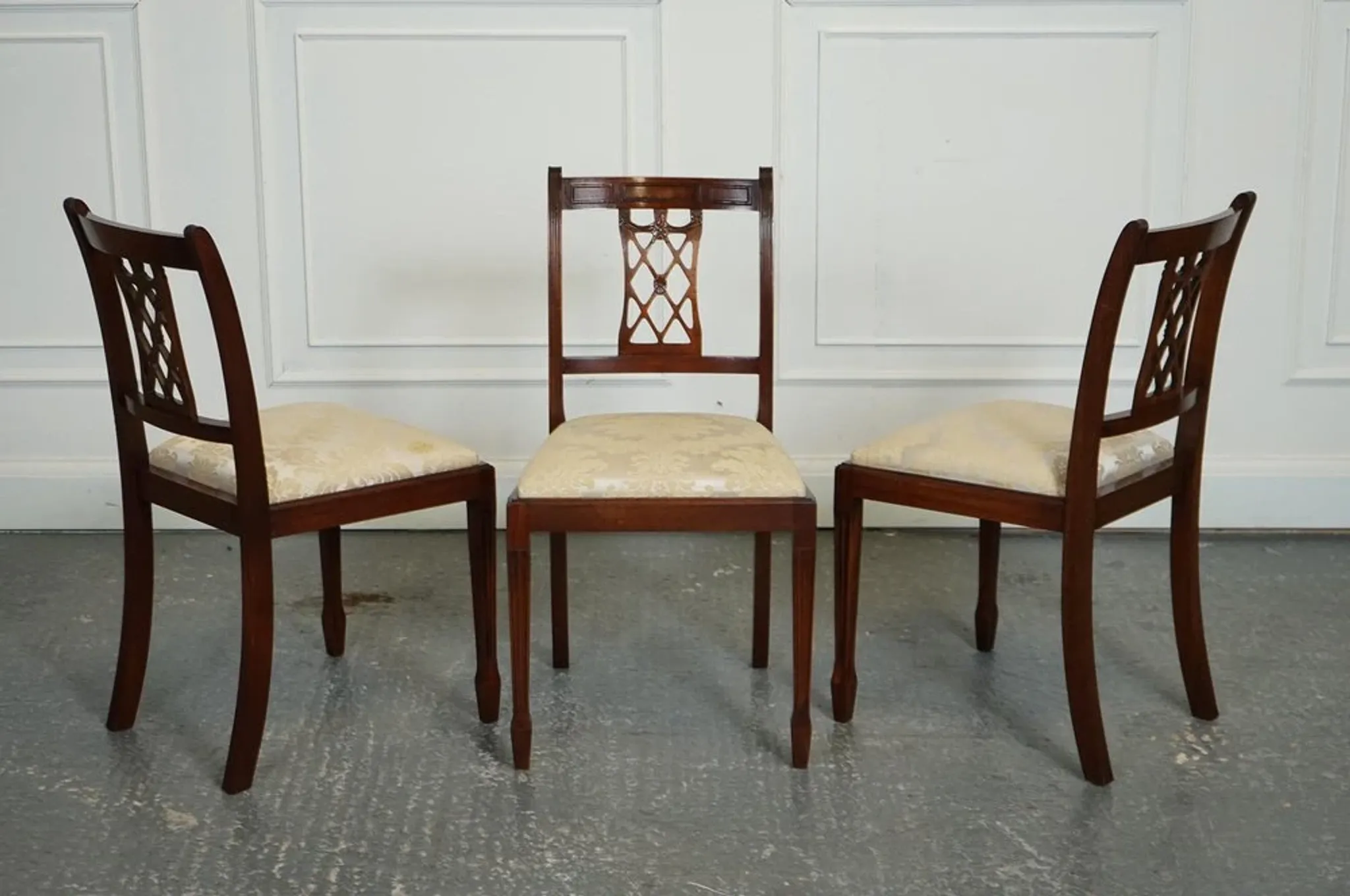 Chaises de Salle à Manger Hepplewhite avec Sièges Rembourrés Crème de Bevan Funnell, Set de 5