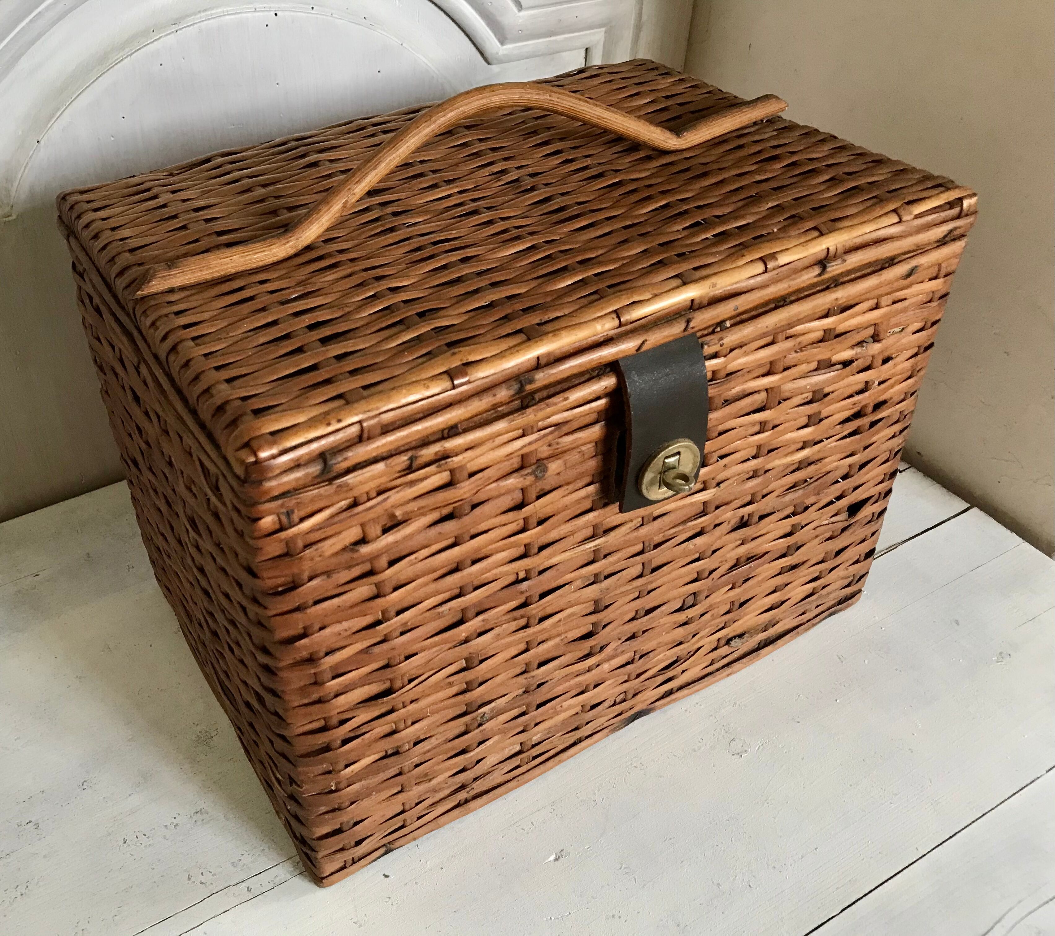 Ratin lid basket