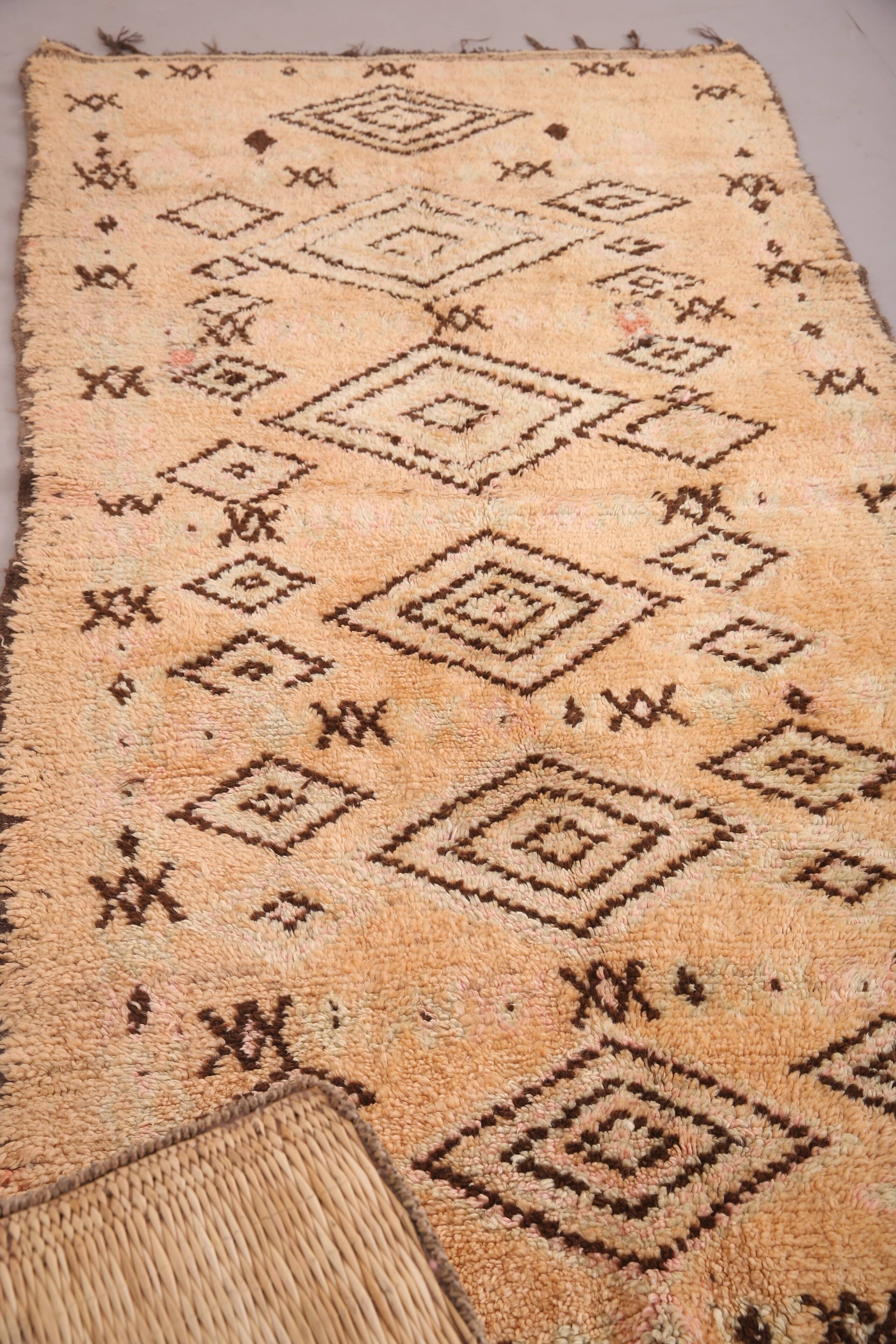 Peach Vintage Moroccan Rug 137 x 270 cm - Berber Rug Handmade - Wool Rug