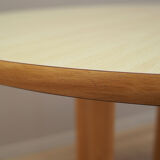 Table ronde en hêtre, design danois, années 1990, production: Danemark