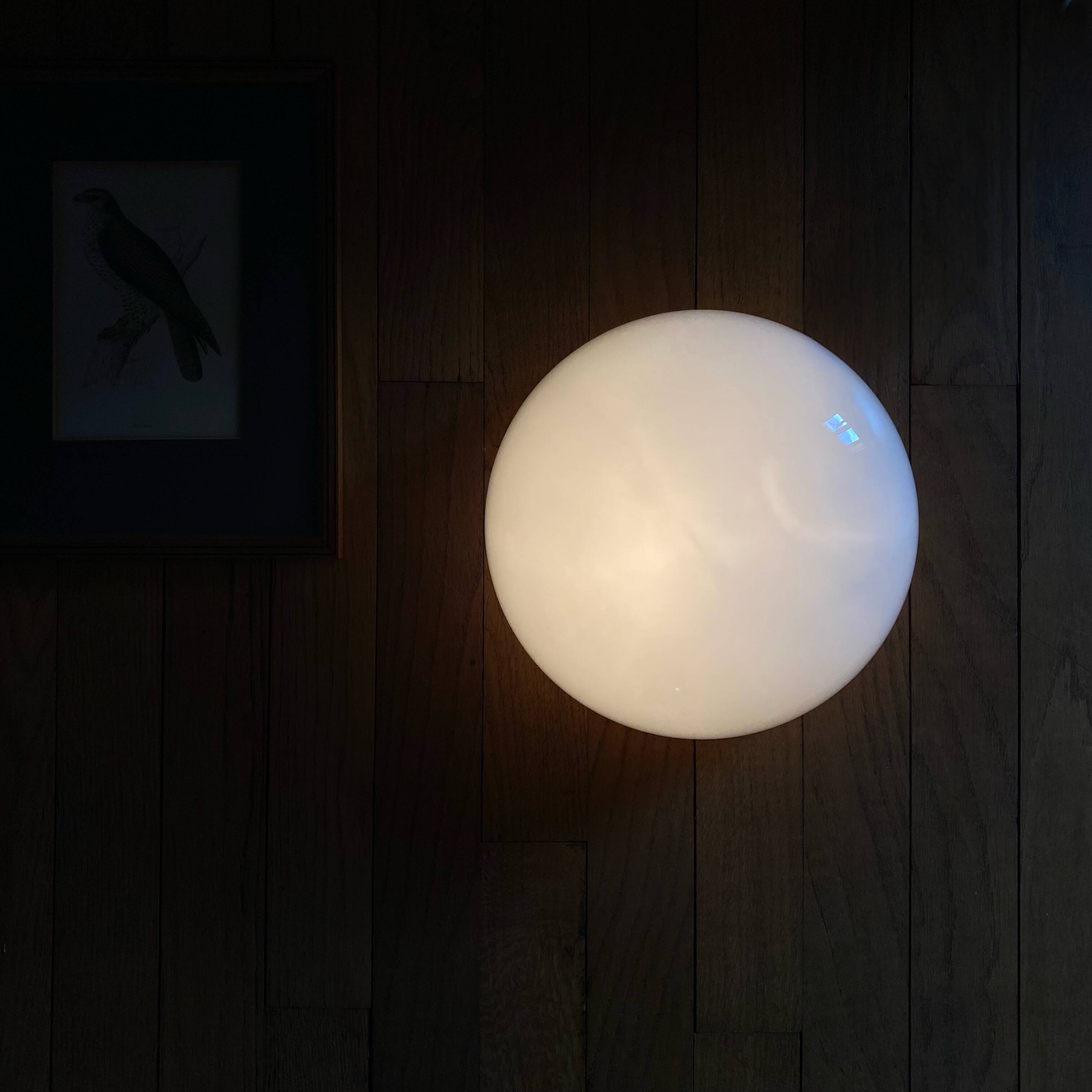 Wall-mounted ceiling light half-spherical 25 cm white opal glass