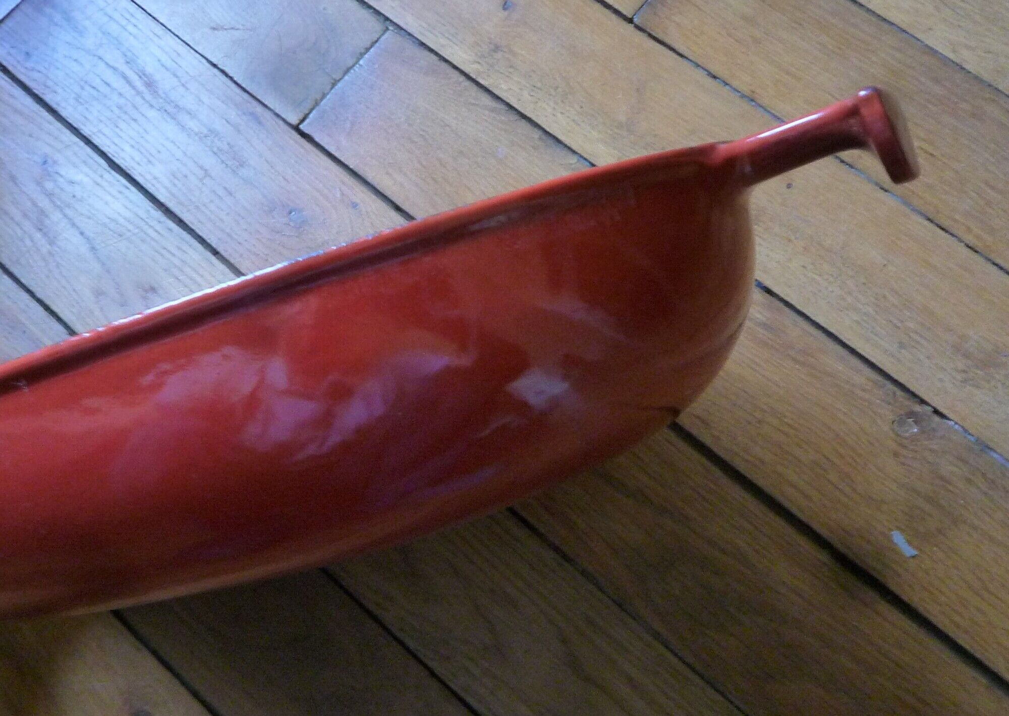 Le Creuset dish by Enzo Mari, in red cast iron, 70s