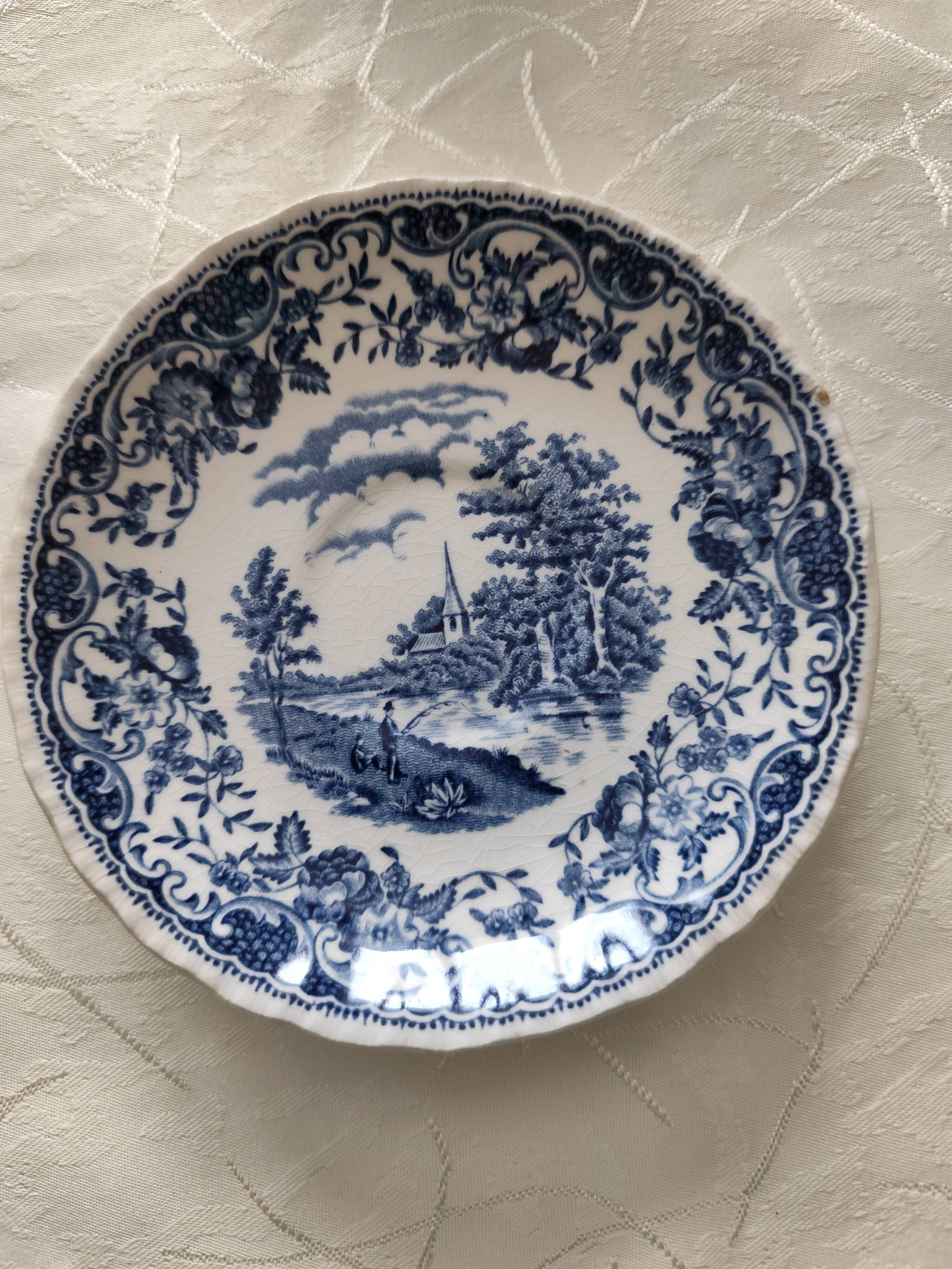 Tasses et sous-tasses Royal Tudor