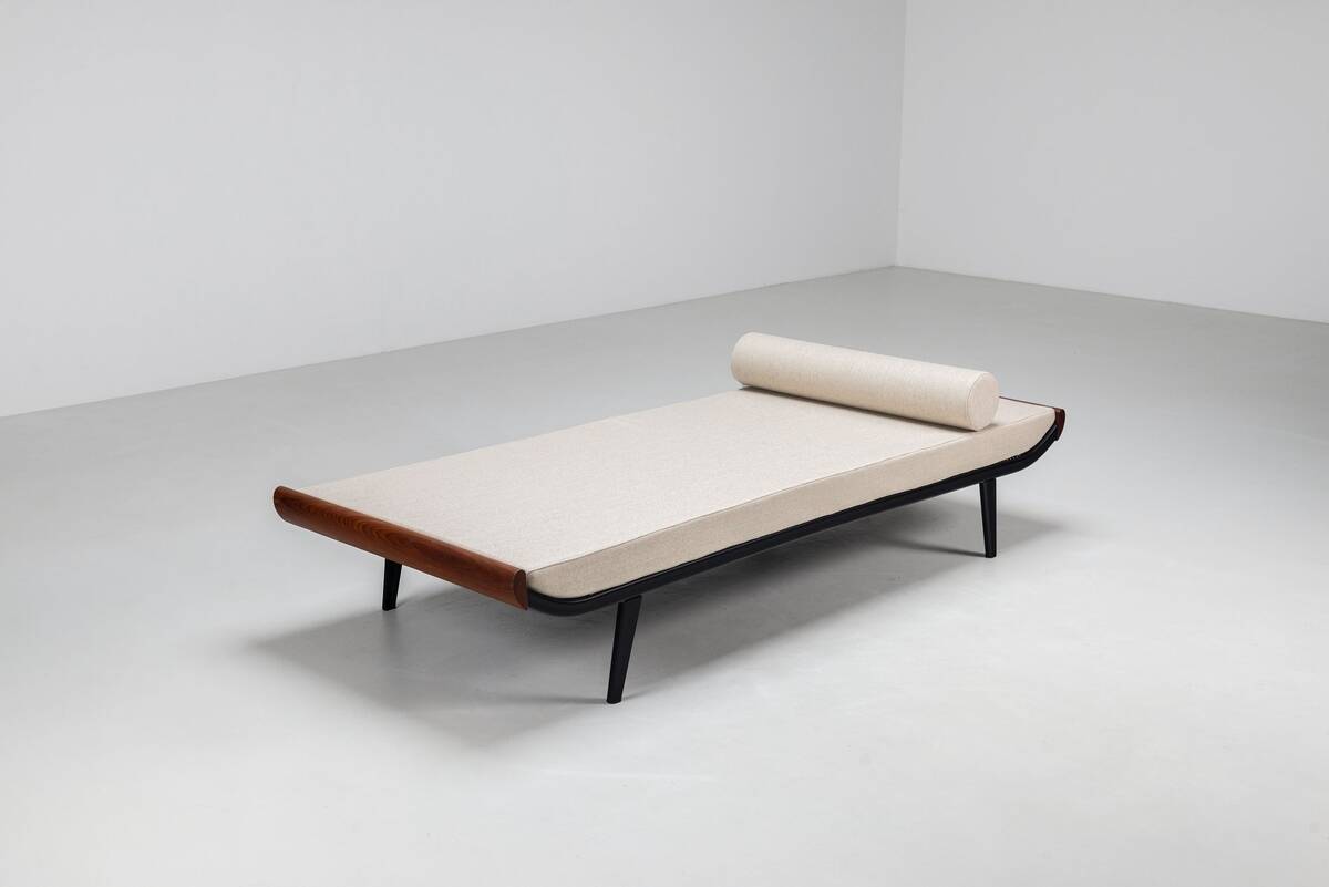 Dick Cordemeijer Cleopatra daybed for Auping in wool The Netherlands 1954