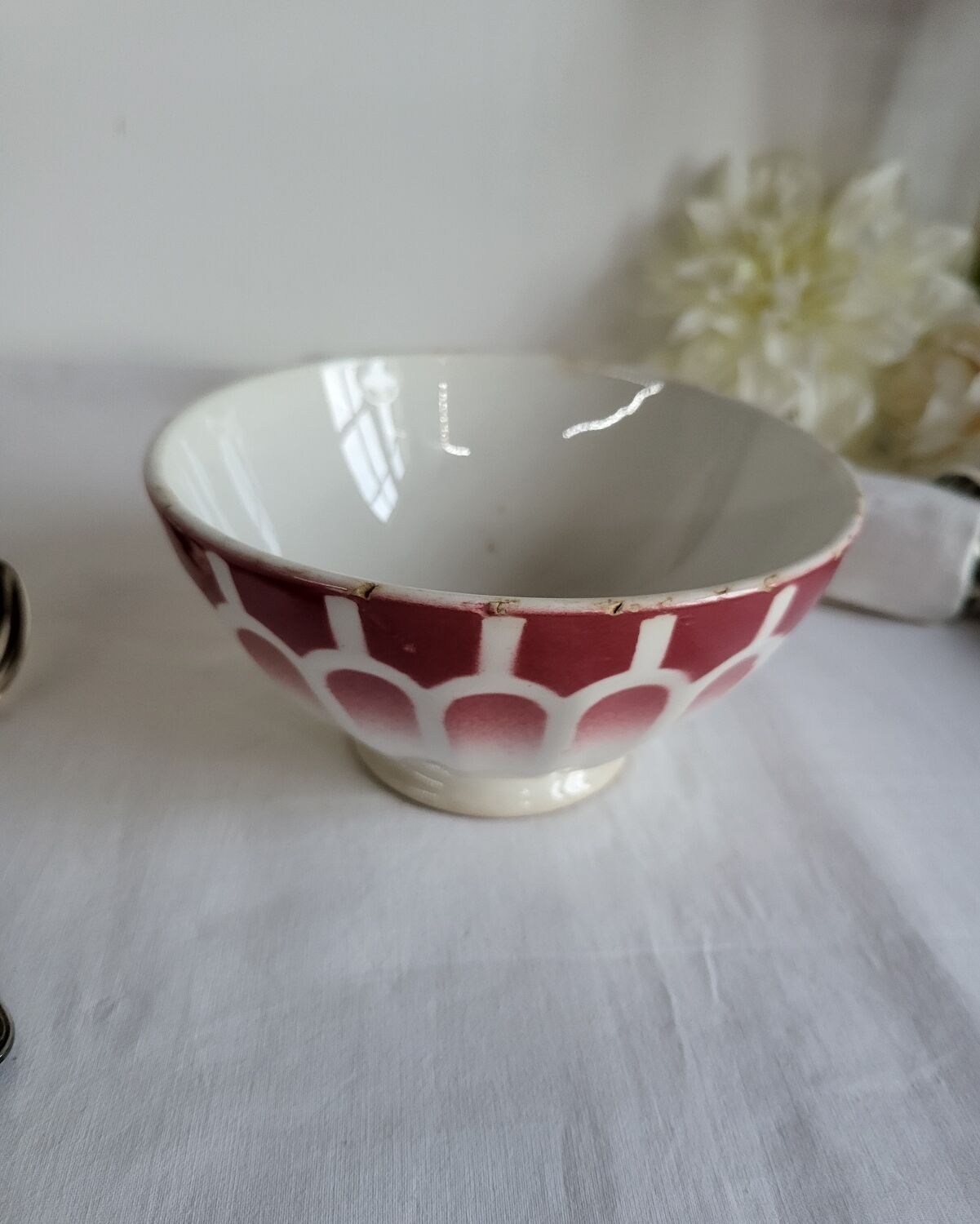 Old bowl in earthenware DIGOIN SARREGUEMINES with faceted burgundy.