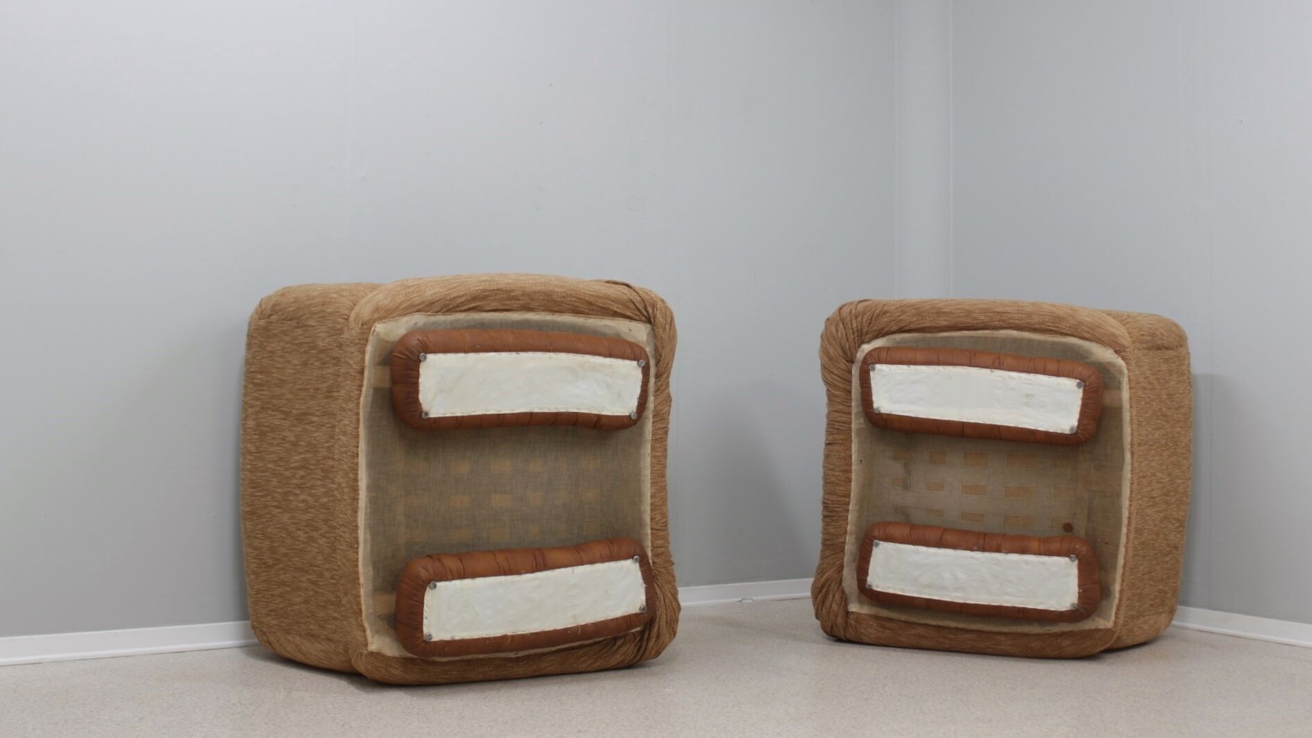 Pair of armchairs by Giuseppe Rossi di Albizzate, 1970s