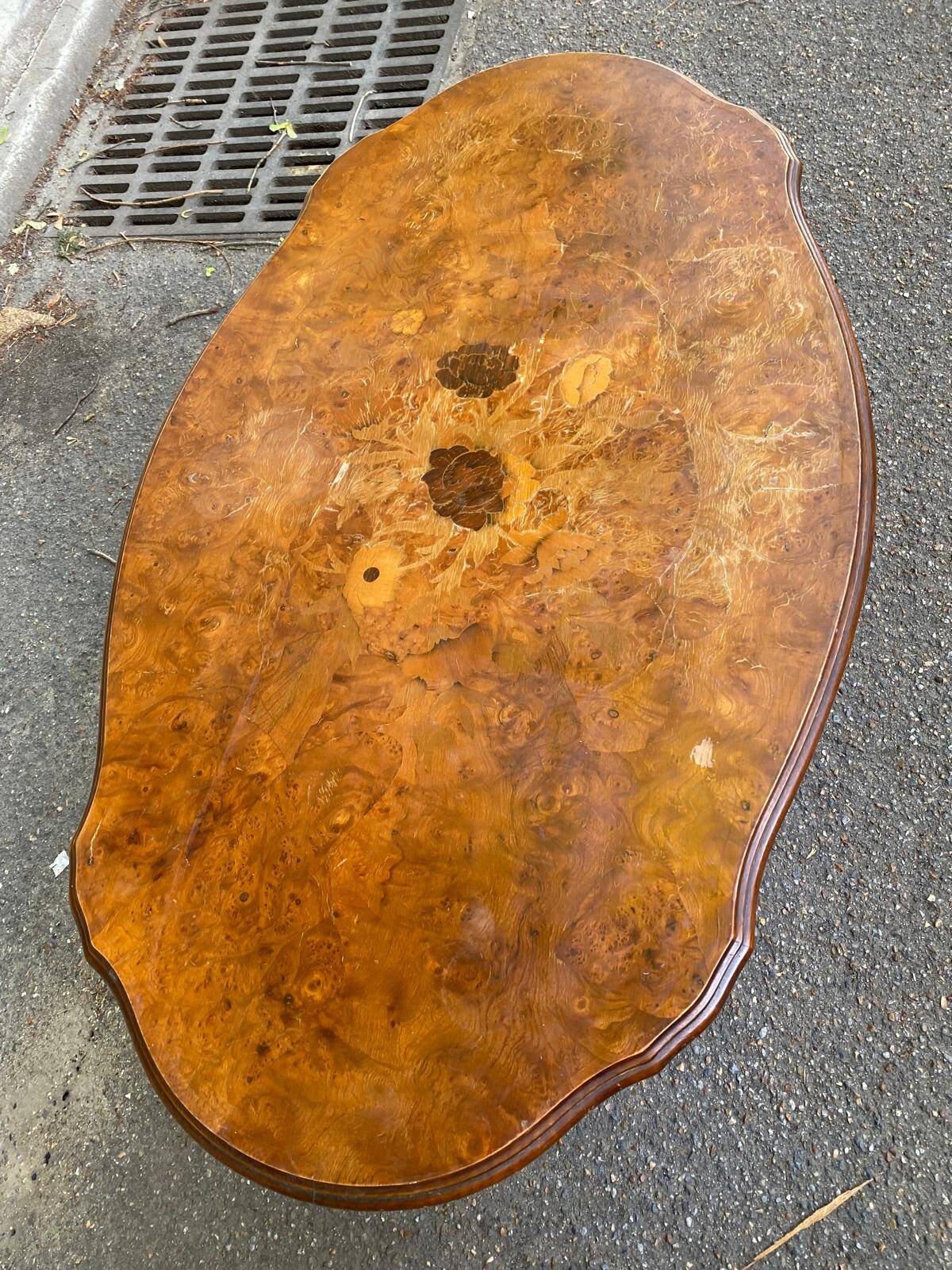 Victorian burl walnut wood coffee table with central leg inlay