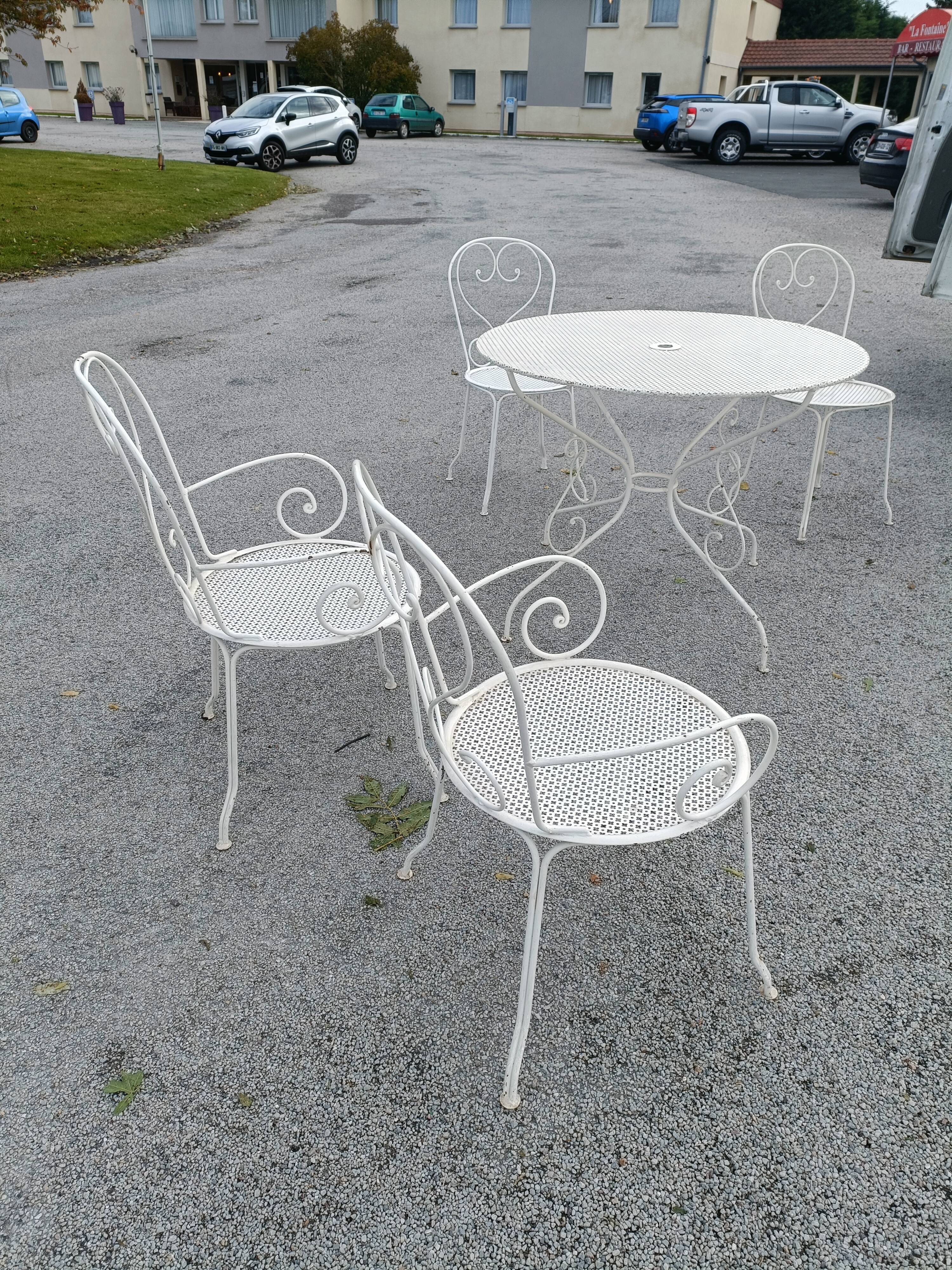 Antique garden furniture in full metal iron