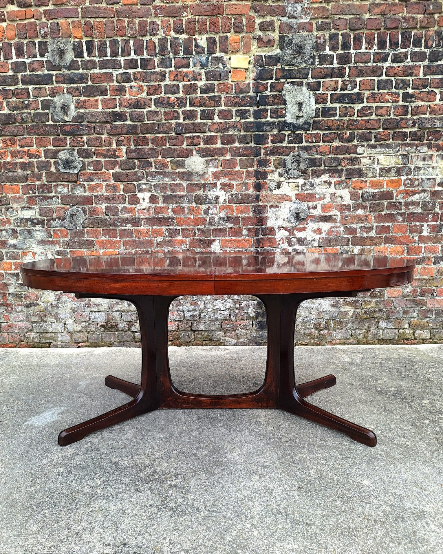 Large vintage Baumann table in rosewood with extensions, antique furniture.